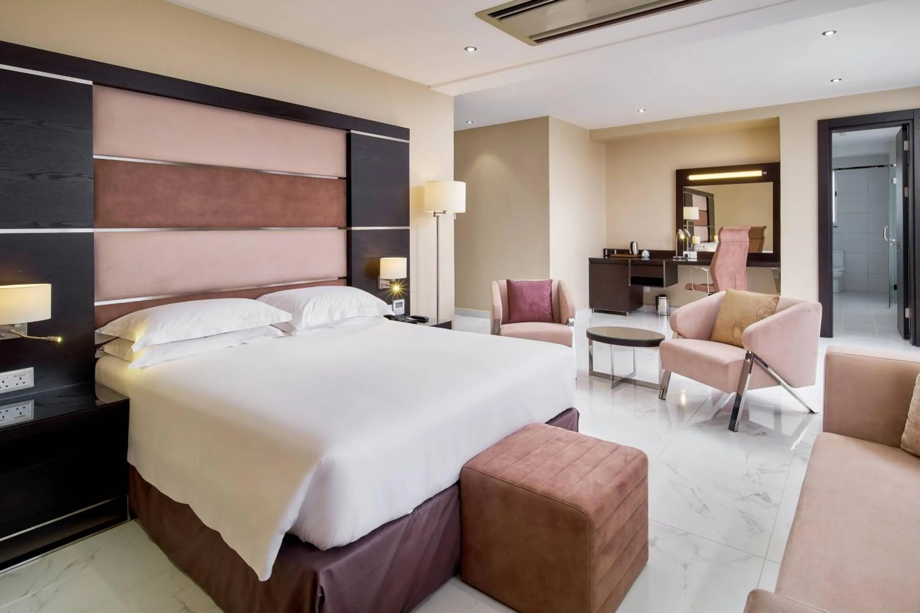 Bedroom in Protea Hotel by Marriott Kampala Skyz