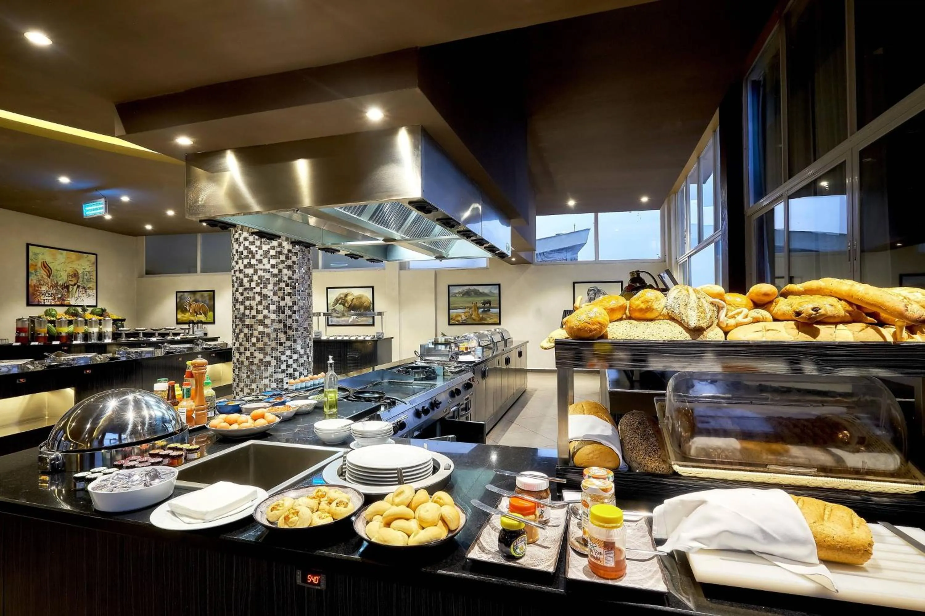 Restaurant/places to eat in Protea Hotel by Marriott Kampala Skyz