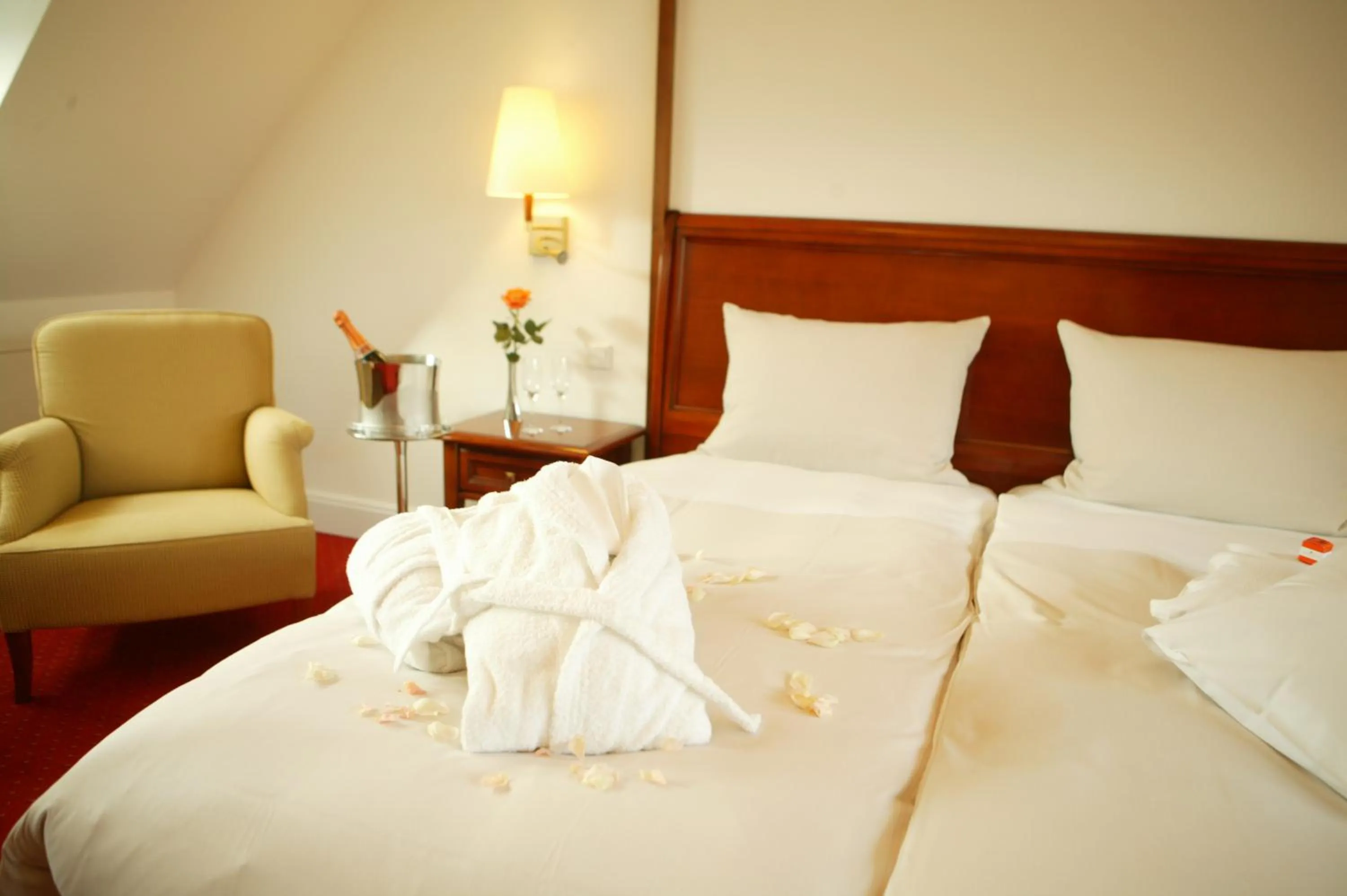 Bed in Hotel Moosburger Hof