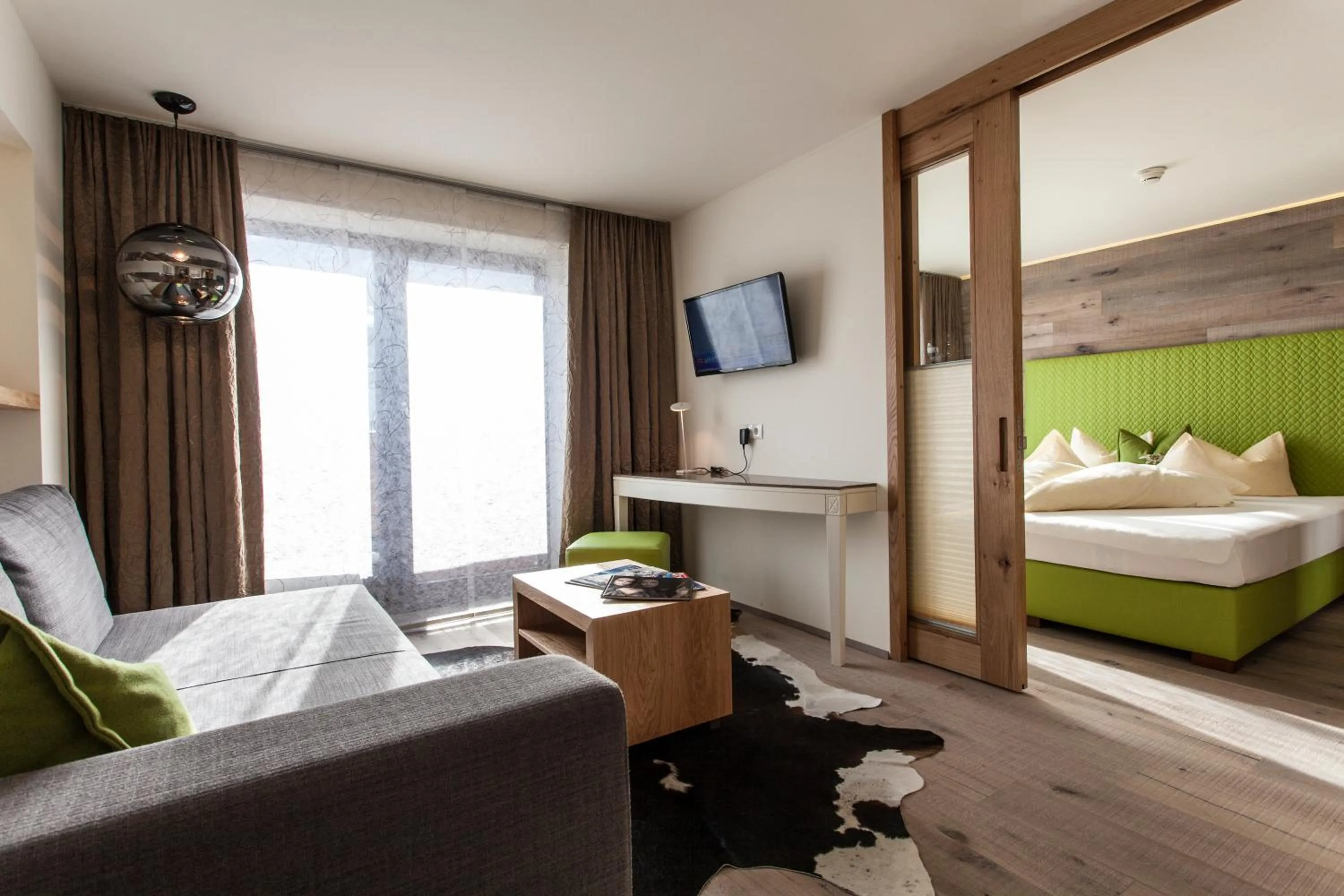 Photo of the whole room, Bed in stefan Hotel