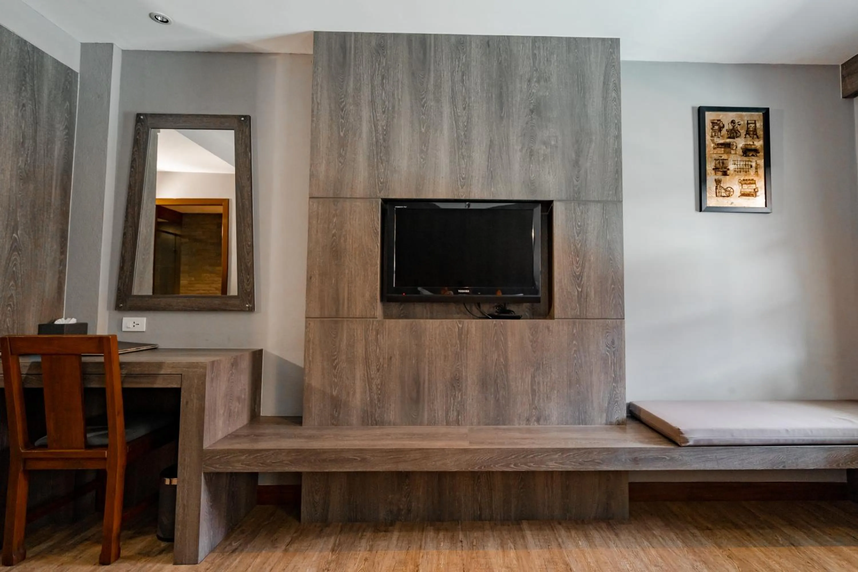 TV and multimedia in Naiya Buree Boutique Resort Nai Harn Beach