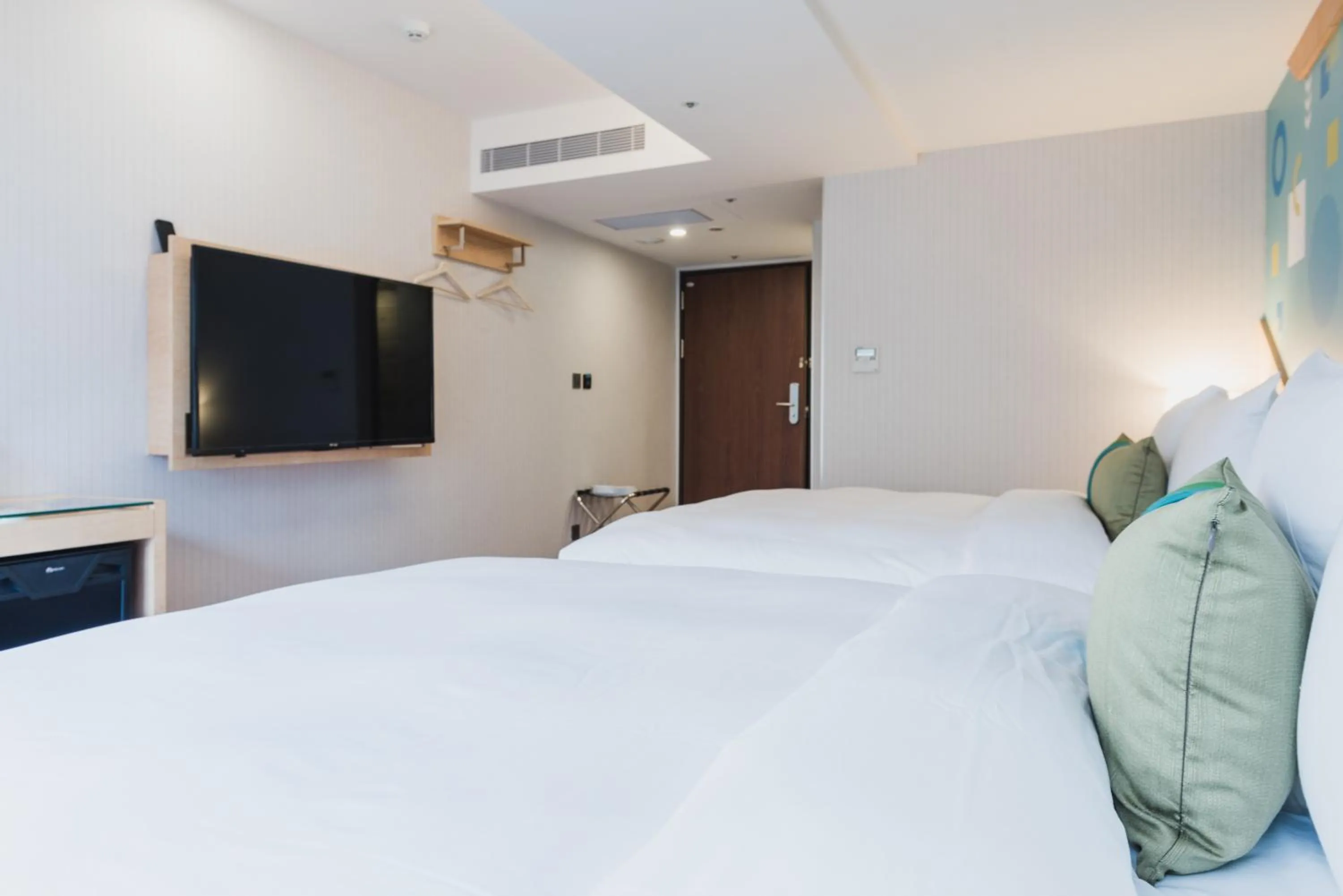 Photo of the whole room, Bed in Hej Taipei