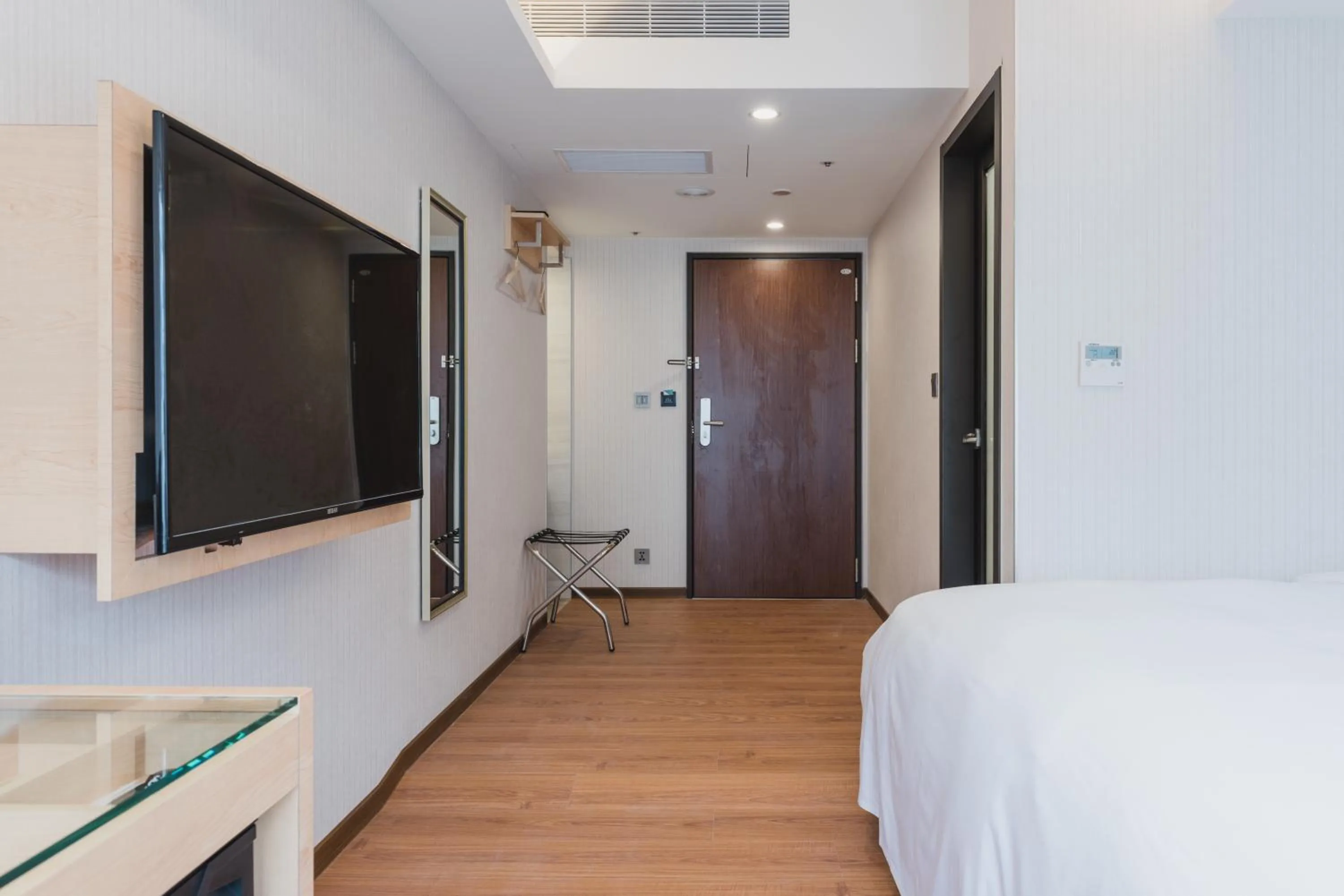 Photo of the whole room, Bed in Hej Taipei