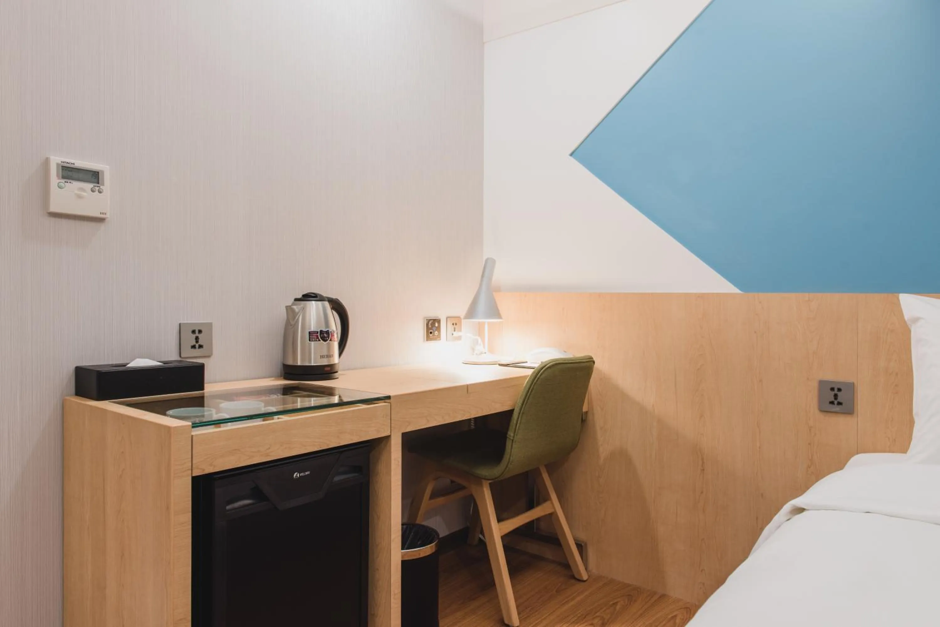 Photo of the whole room, Bed in Hej Taipei