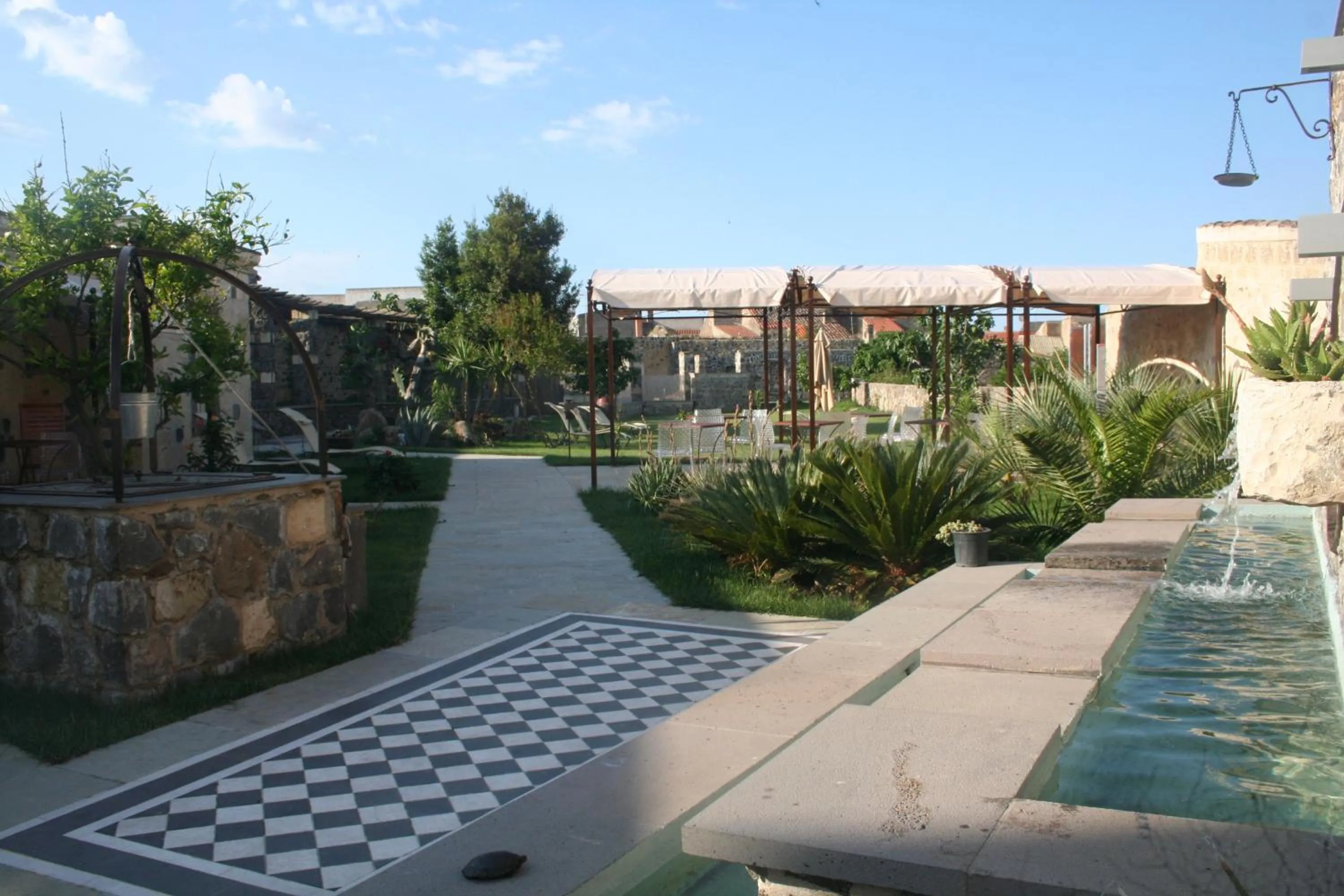 Spring in Hotel Maison Tresnuraghes