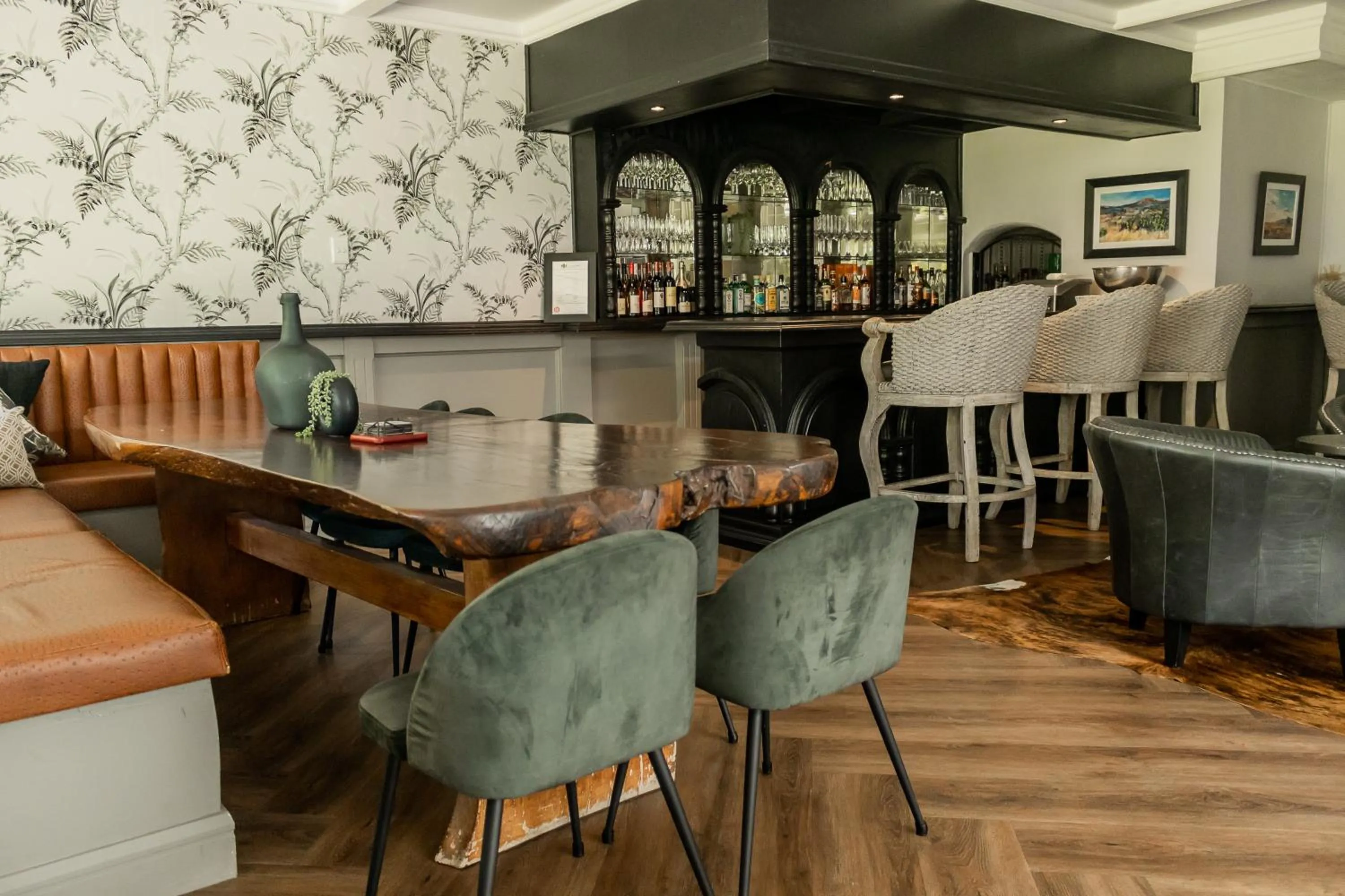 Lounge or bar in The Wesley Boutique Hotel & Spa