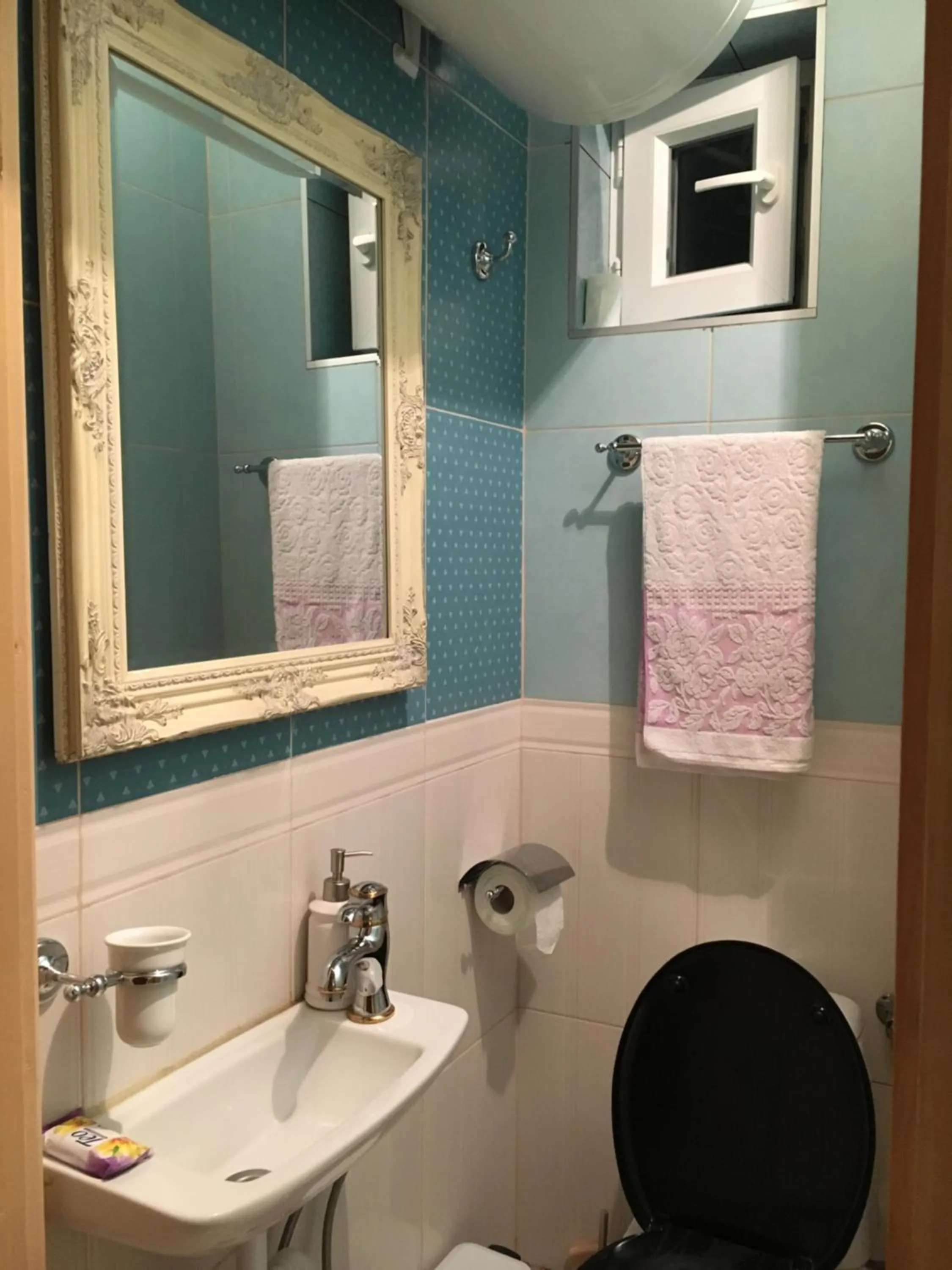 Shower in Orient Express Guest House