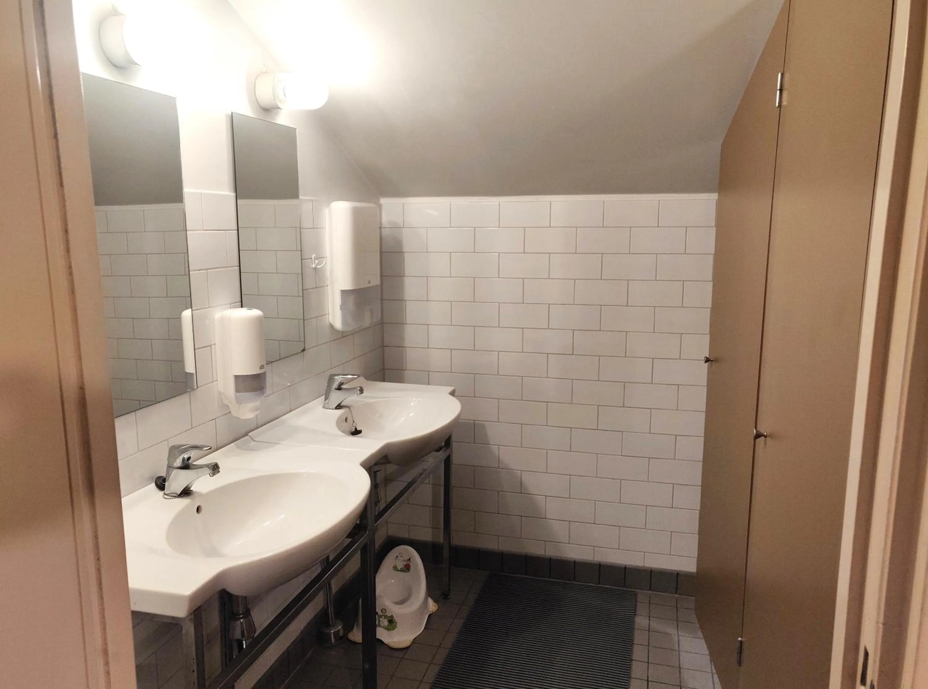 Shower in Hostel Suomenlinna