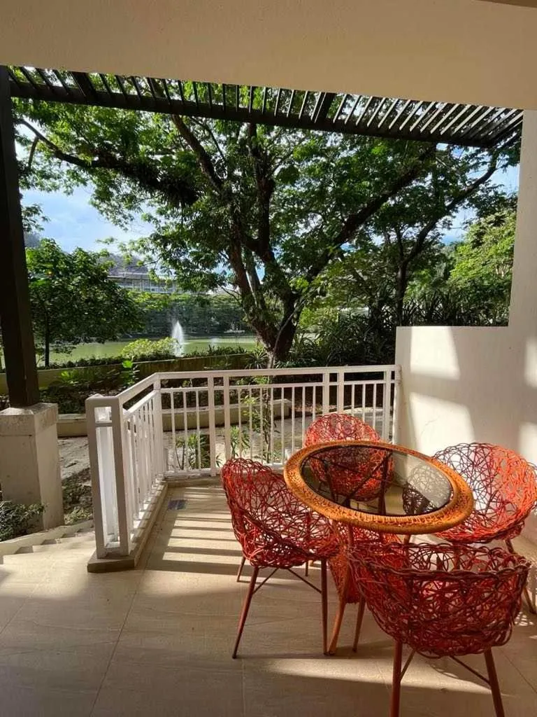 Luxurious Family Room Pico de Loro