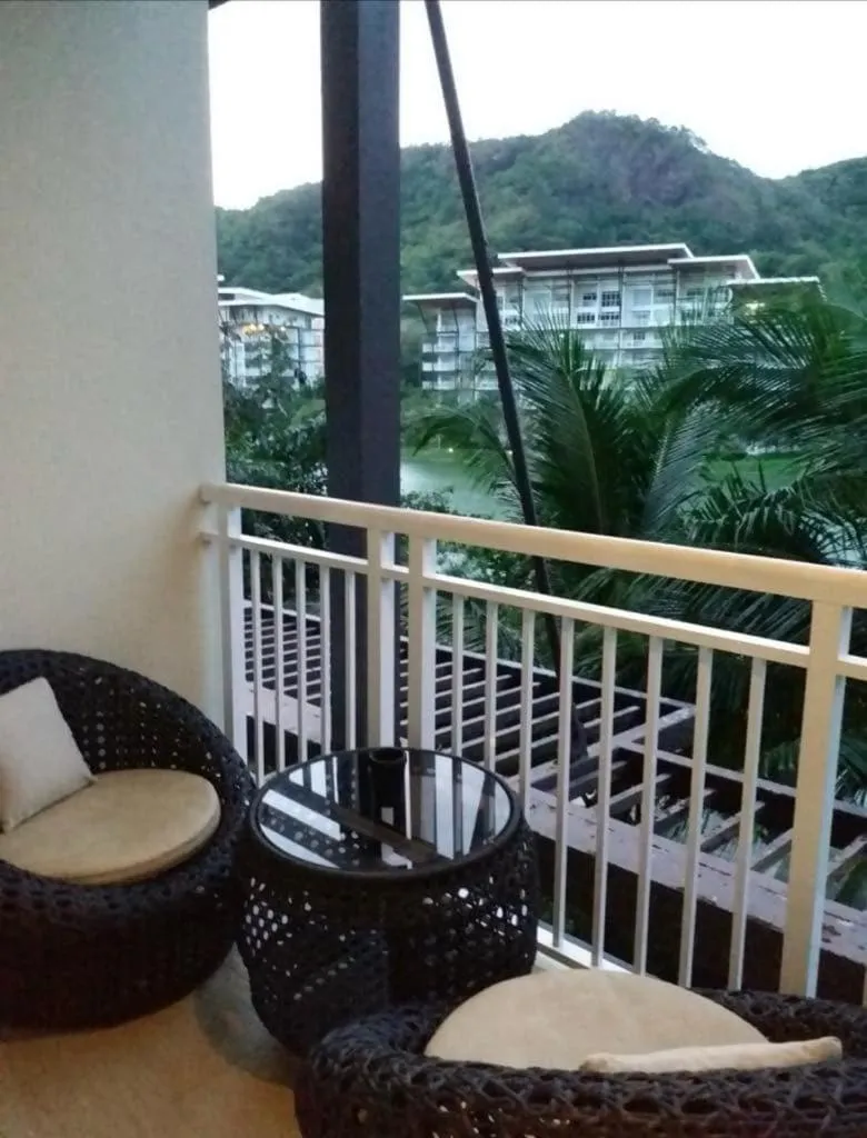 Luxurious Family Room Pico de Loro