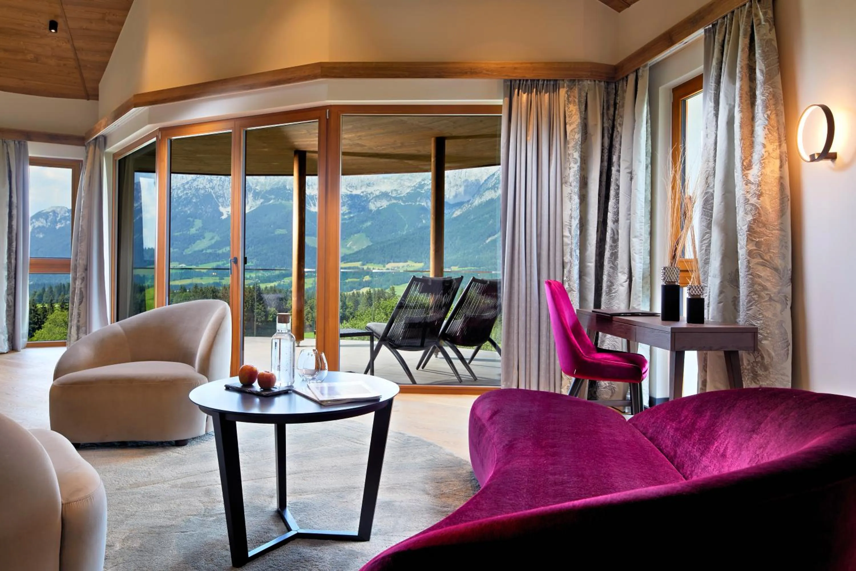 Photo of the whole room in Kaiserhof Superior