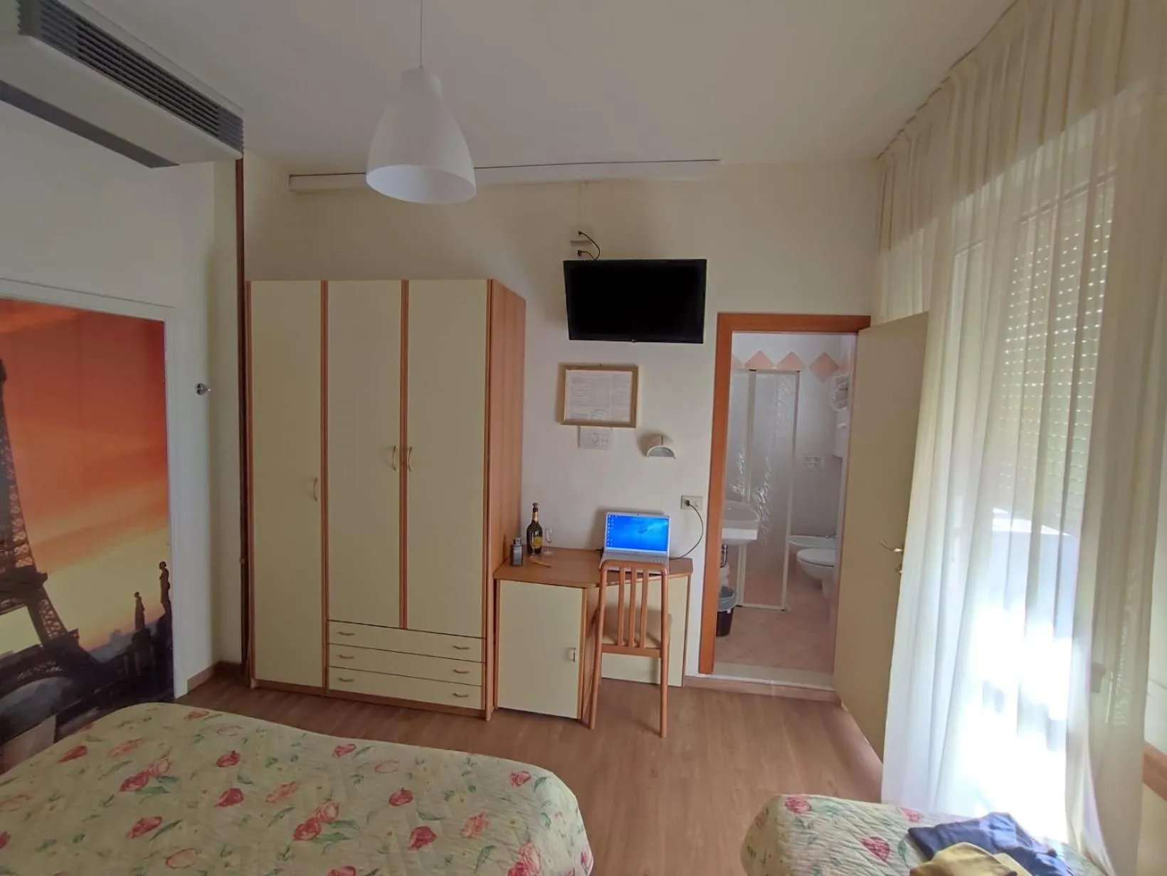 Bed in Hotel Losanna Cervia