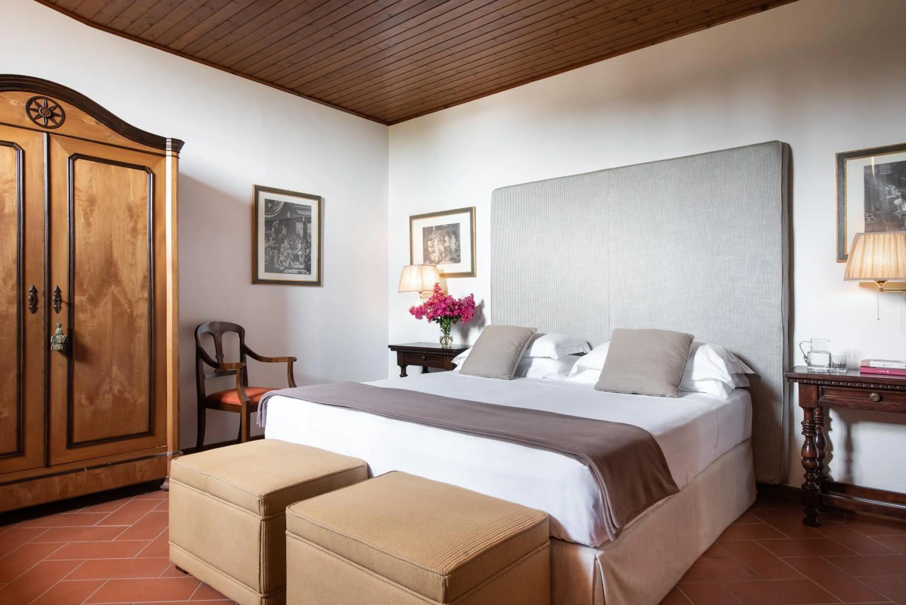 View (from property/room), Bed in Viesca Toscana Suites & Villas