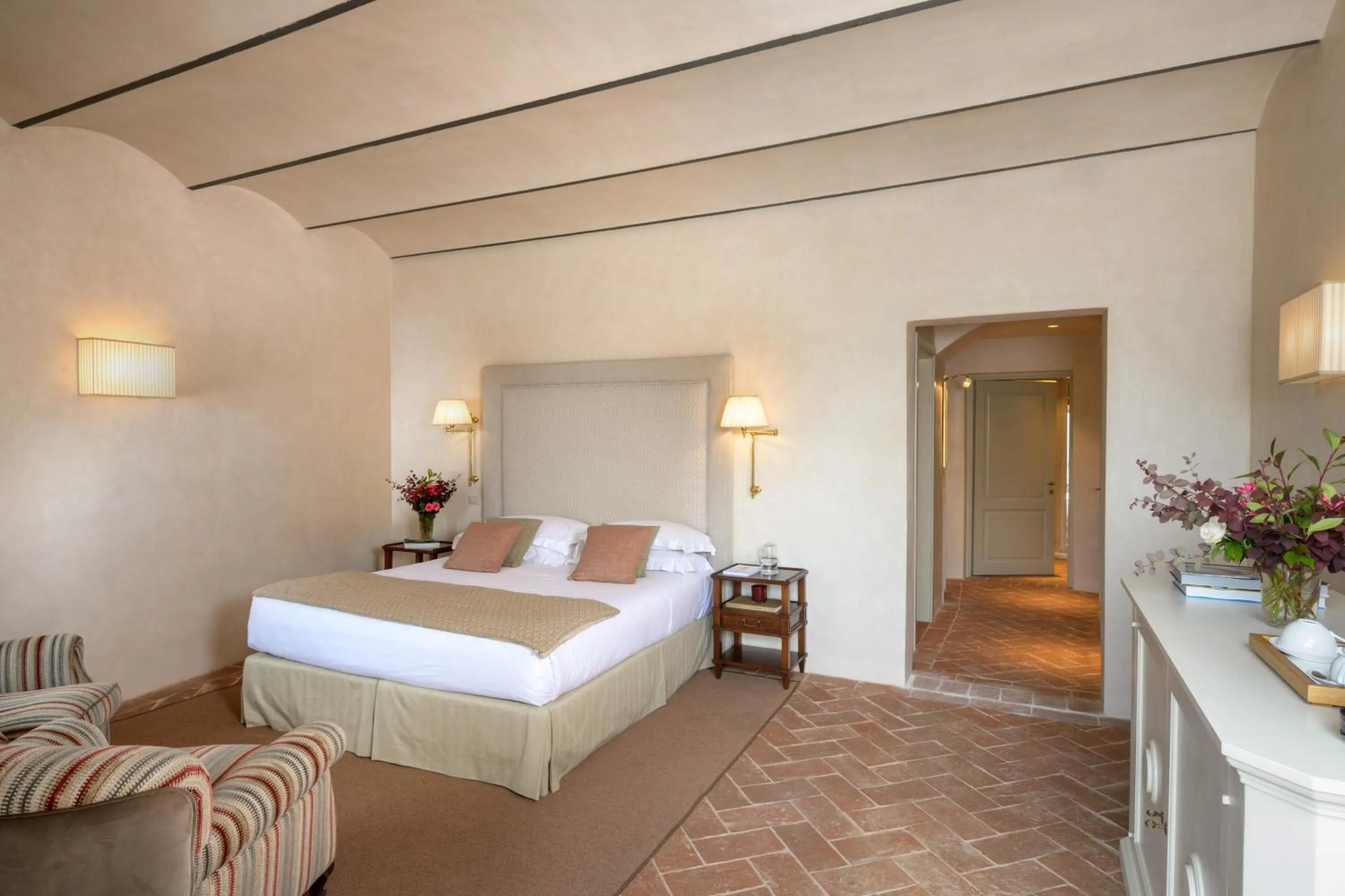 View (from property/room), Bed in Viesca Toscana Suites & Villas