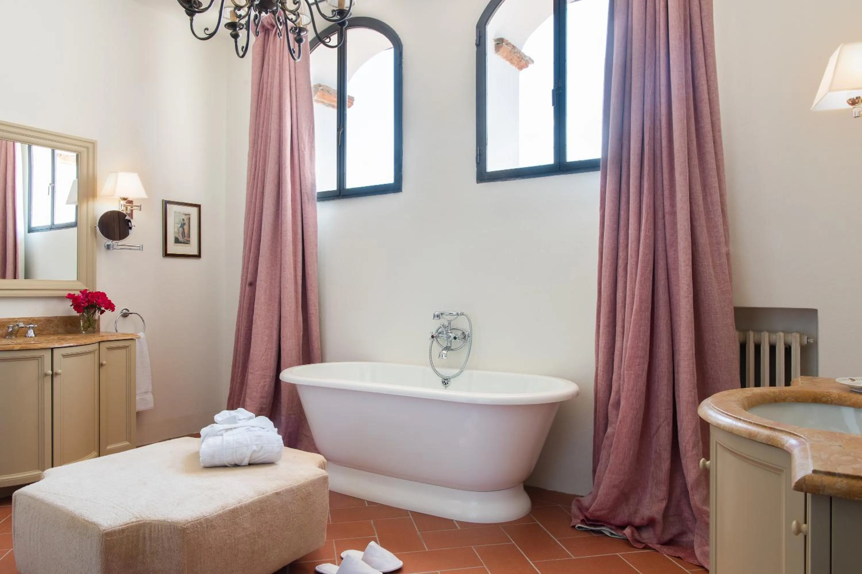 Bathroom in Viesca Toscana Suites & Villas