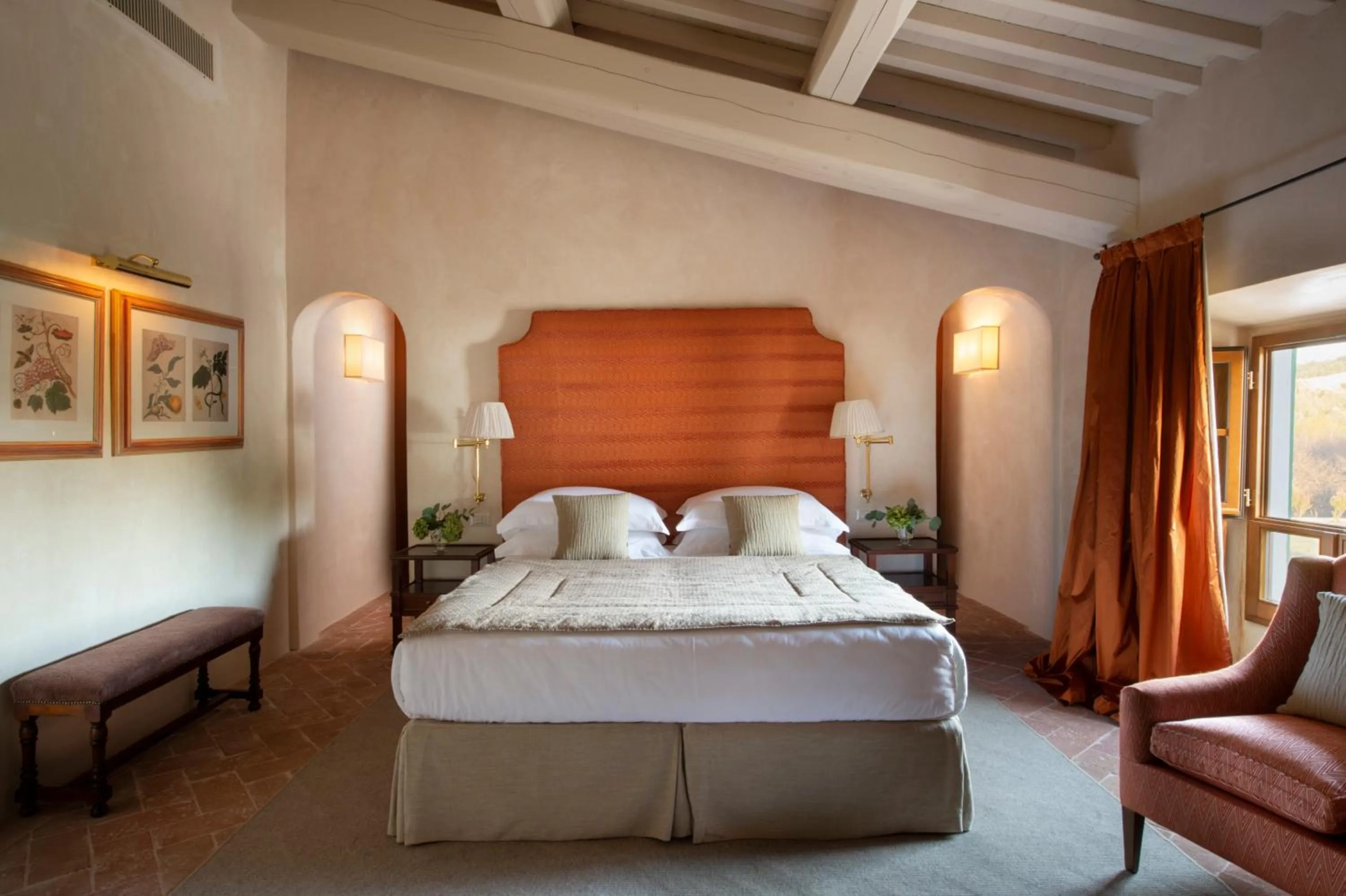 View (from property/room), Bed in Viesca Toscana Suites & Villas