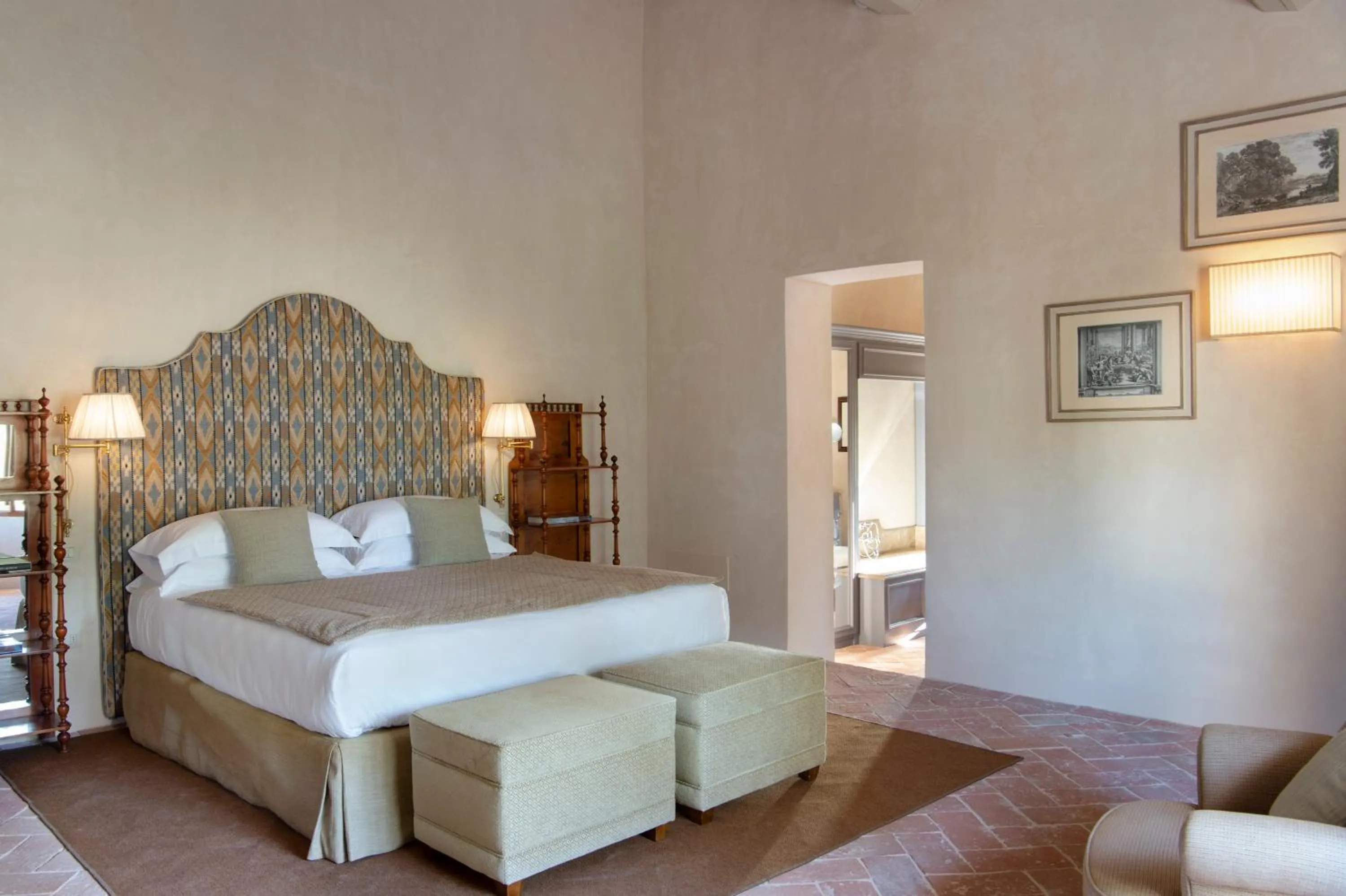 View (from property/room), Bed in Viesca Toscana Suites & Villas