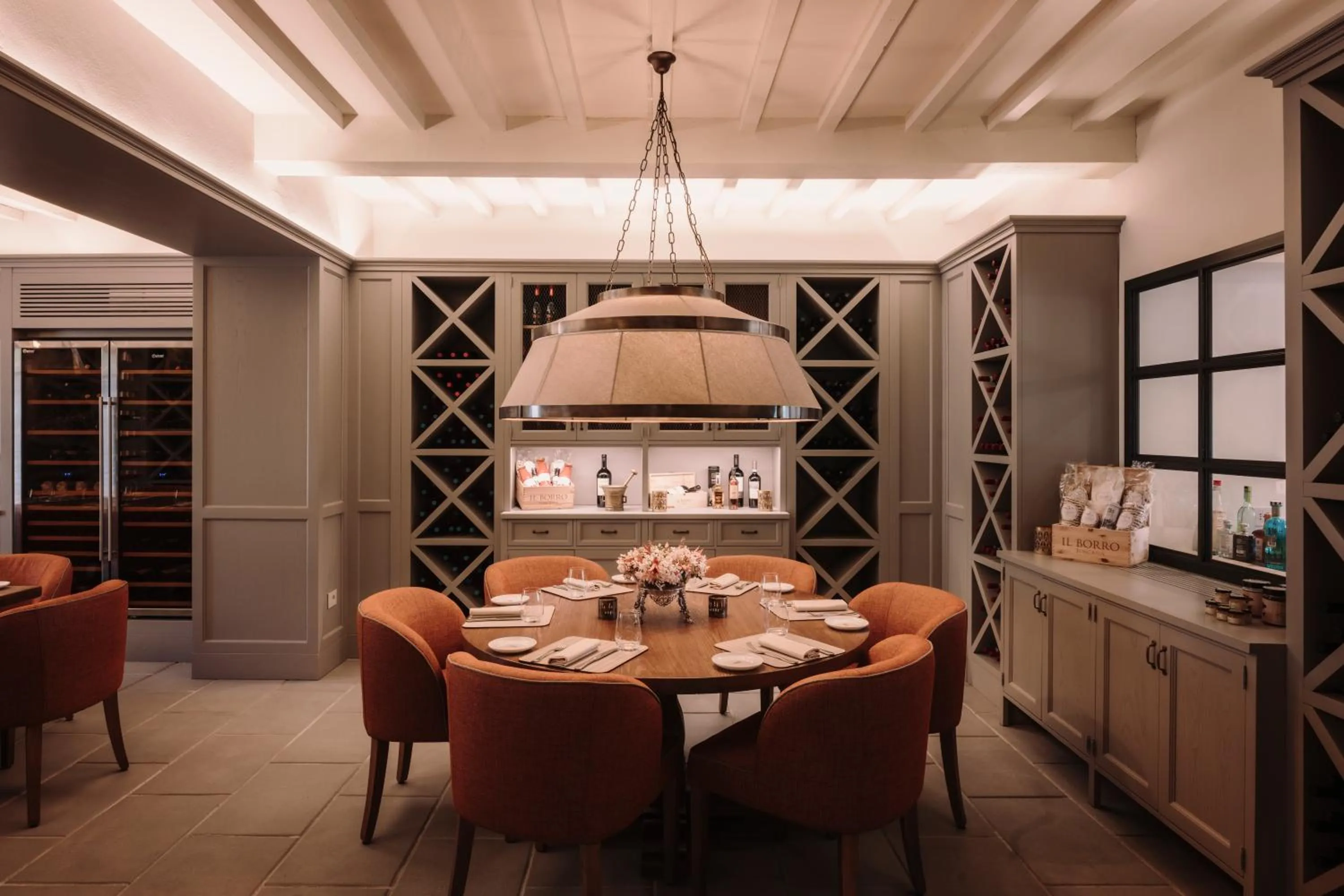 Restaurant/places to eat in Viesca Toscana Suites & Villas