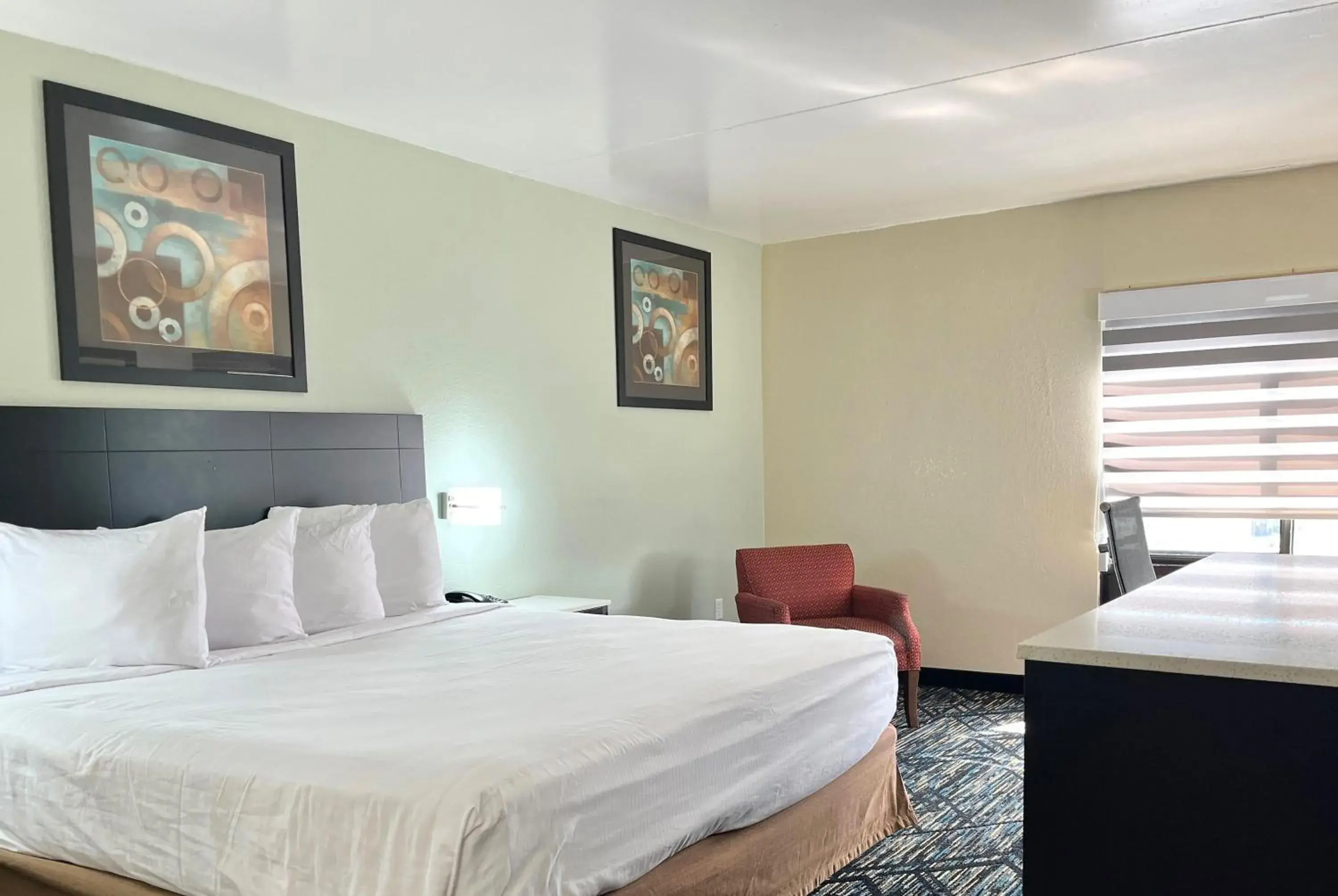 King Room - Non-Smoking in Baymont by Wyndham Cincinnati Sharonville King Room - Non-Smoking in Baymont by Wyndham Cincinnati Sharonville