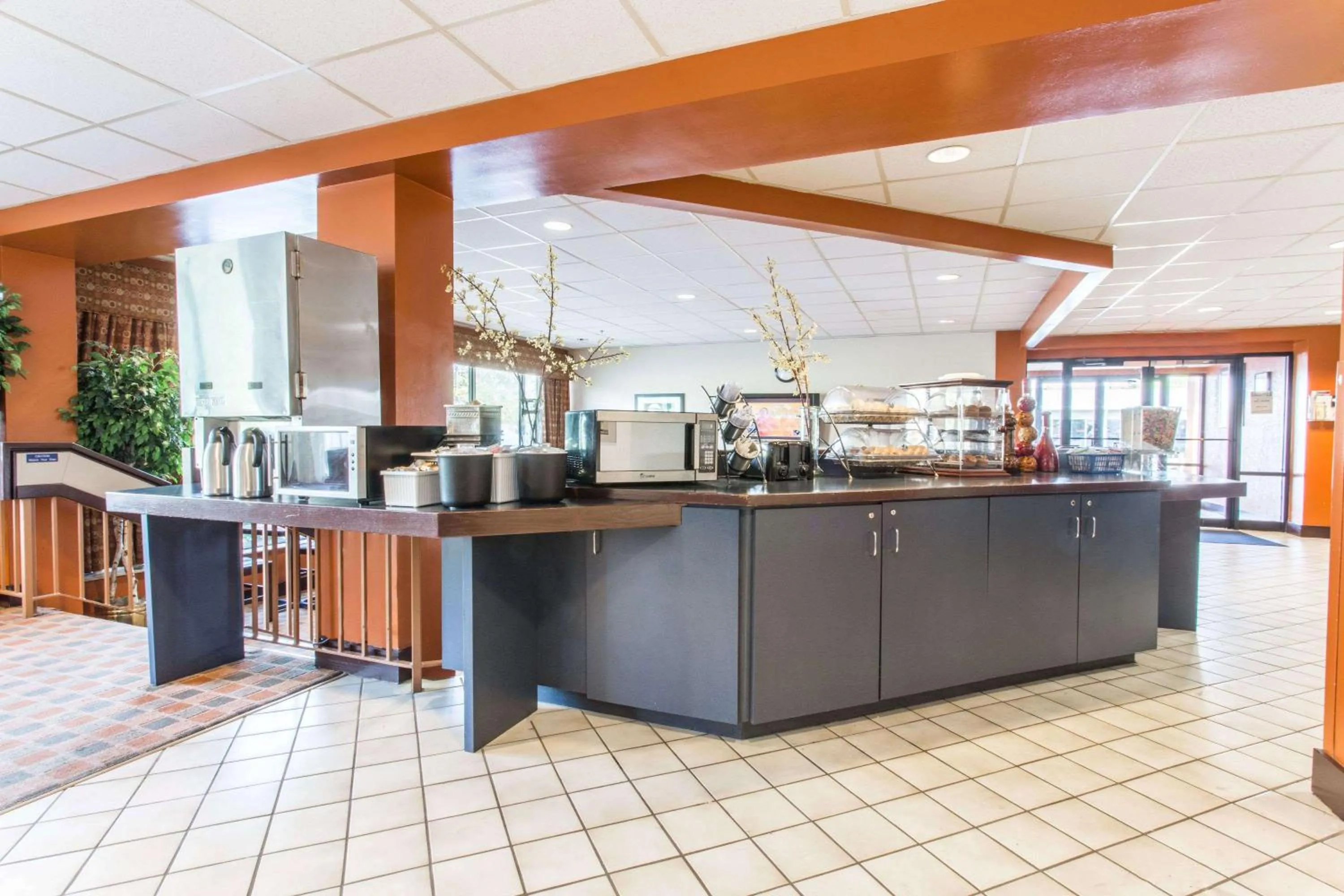 Restaurant/places to eat in Baymont by Wyndham Cincinnati Sharonville