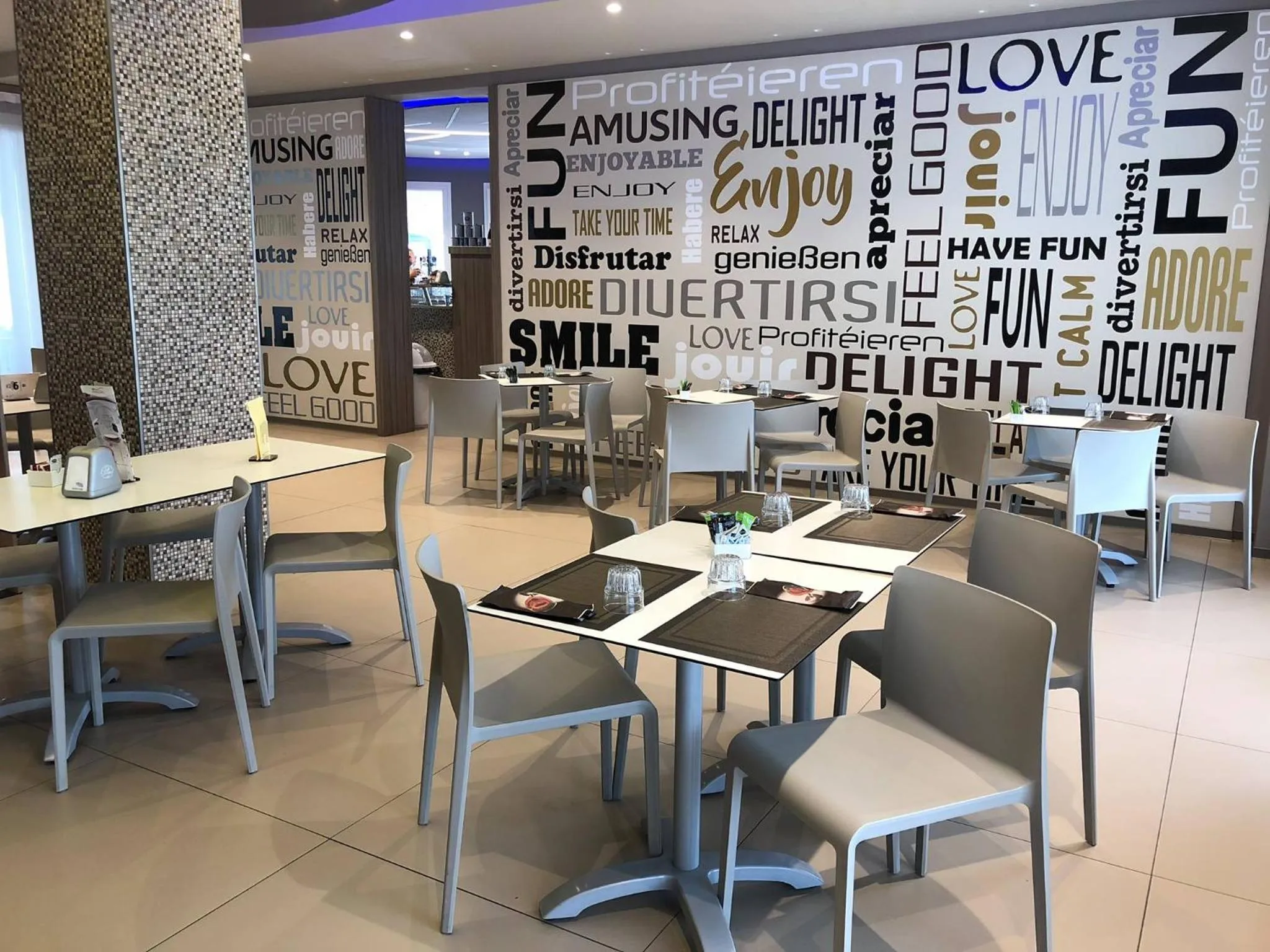 Restaurant/places to eat in Hotel Enjoy