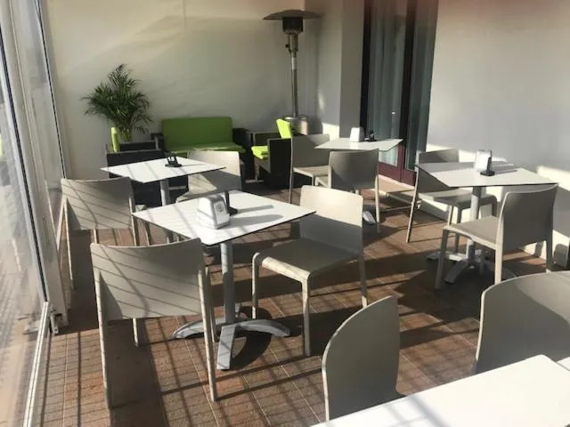 Restaurant/places to eat in Hotel Enjoy