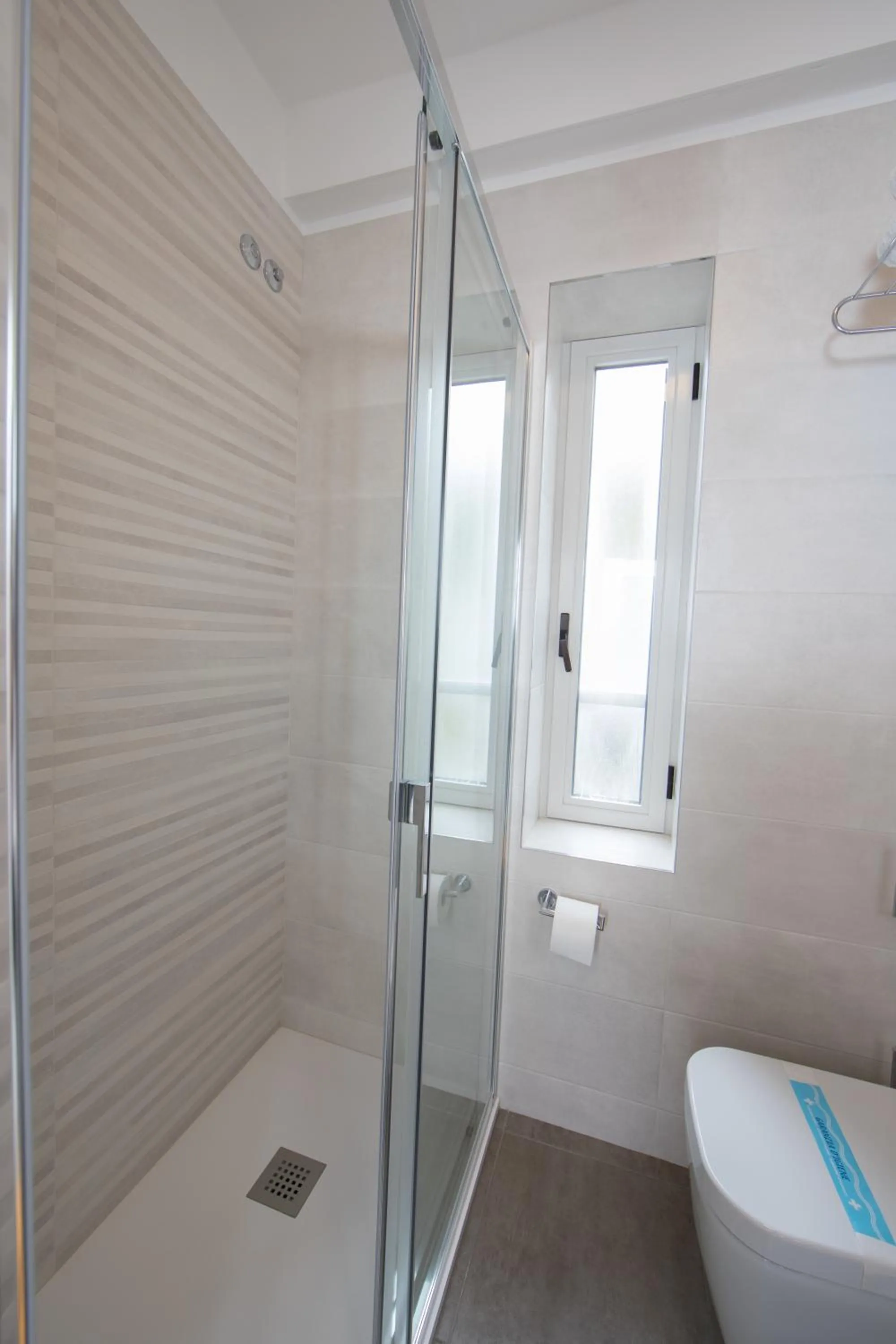 Bathroom in Hotel Simi Lan