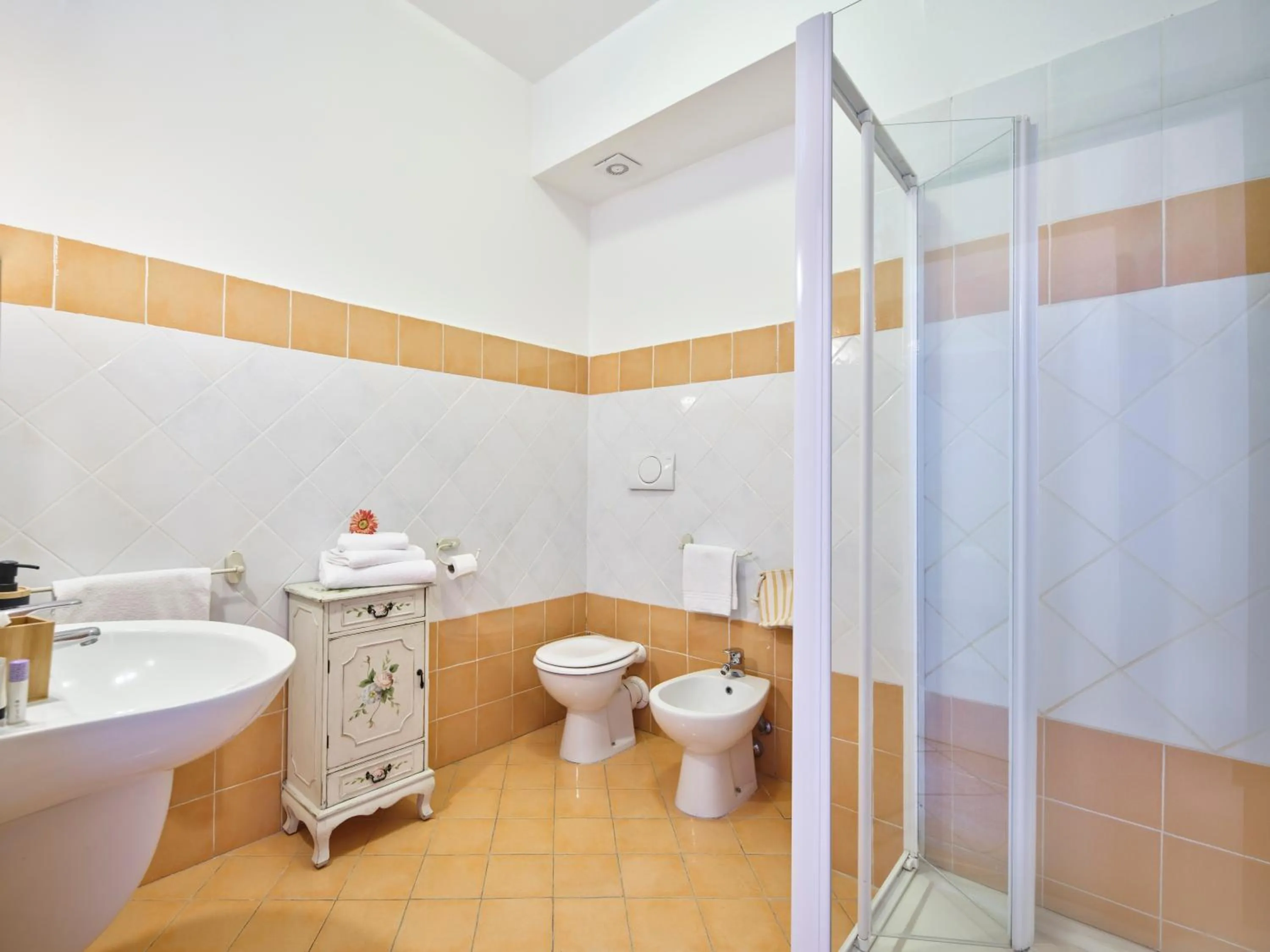Bathroom in I Terzi Di Siena - Rooms Only
