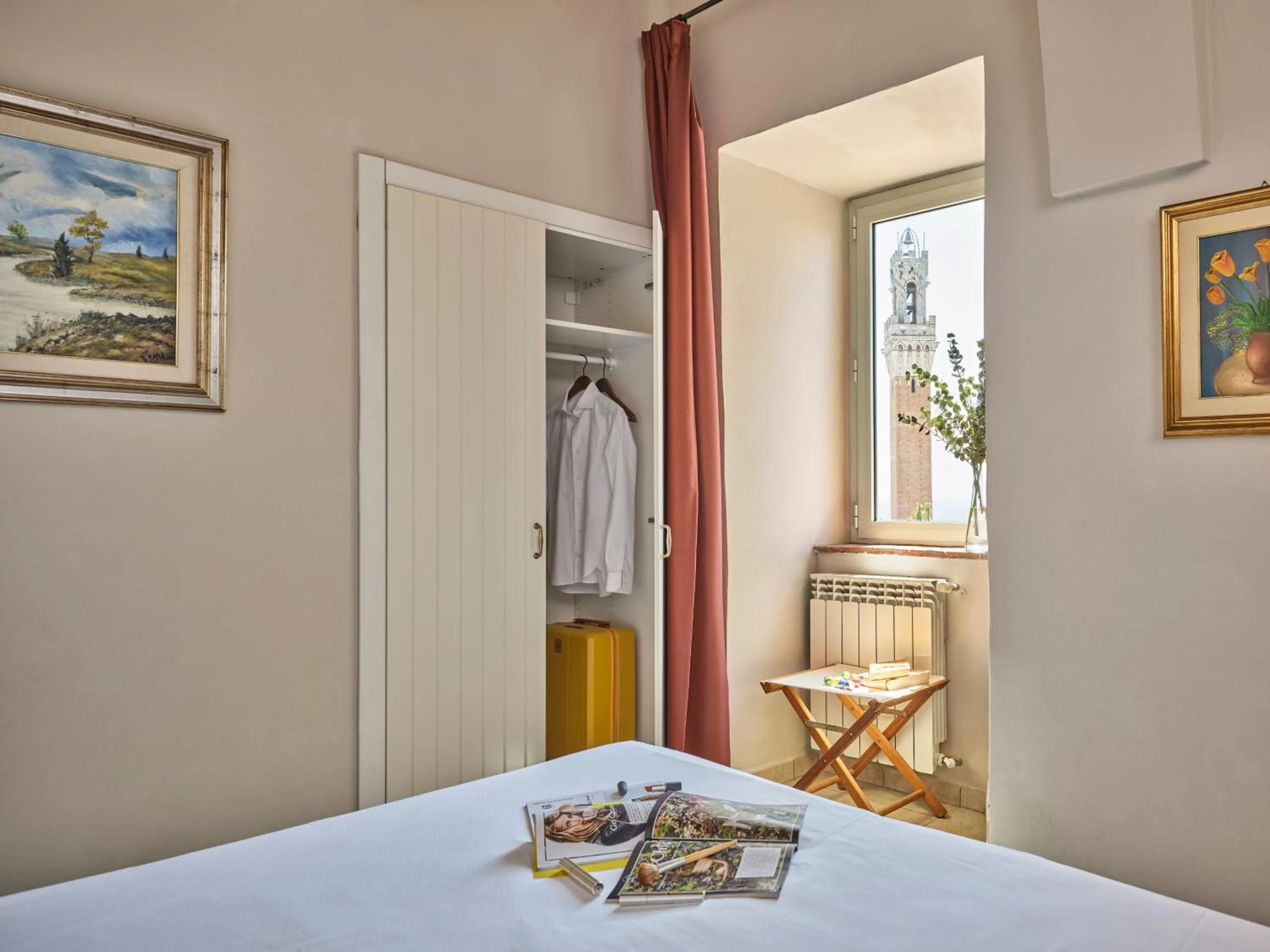 Photo of the whole room, Bed in I Terzi Di Siena - Rooms Only