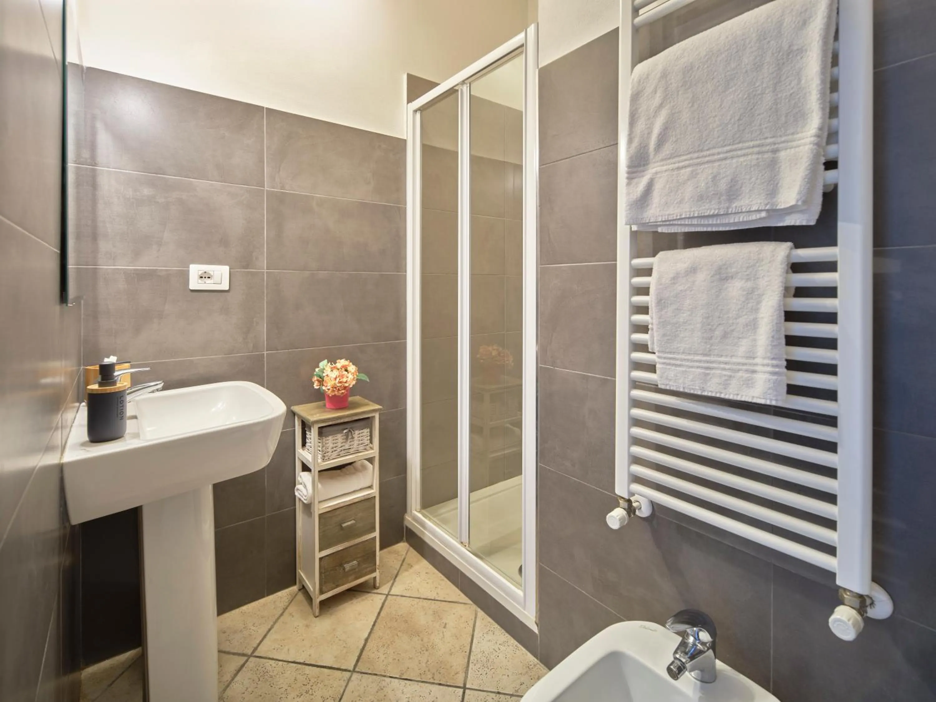 Bathroom in I Terzi Di Siena - Rooms Only