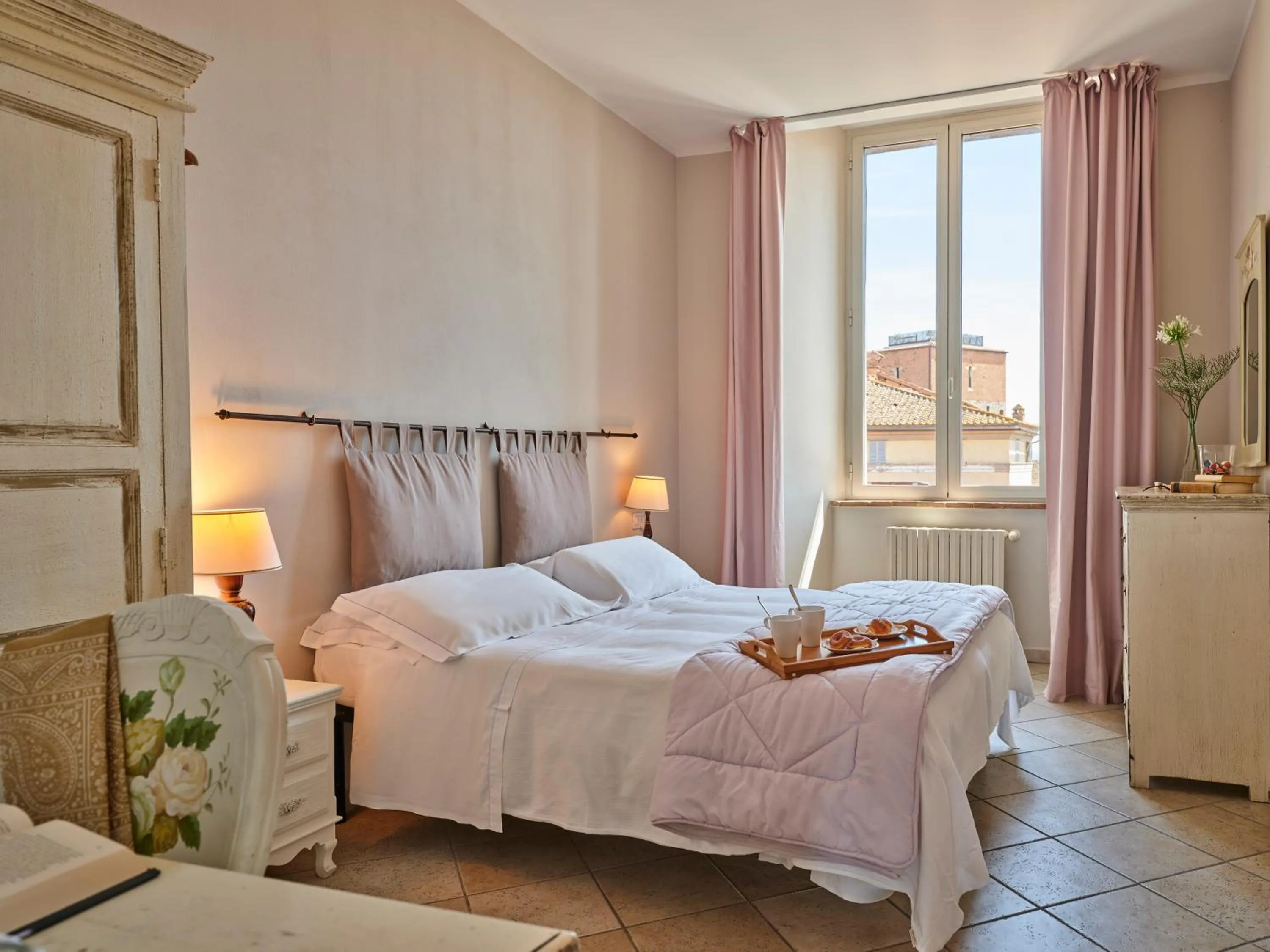 Photo of the whole room, Bed in I Terzi Di Siena - Rooms Only