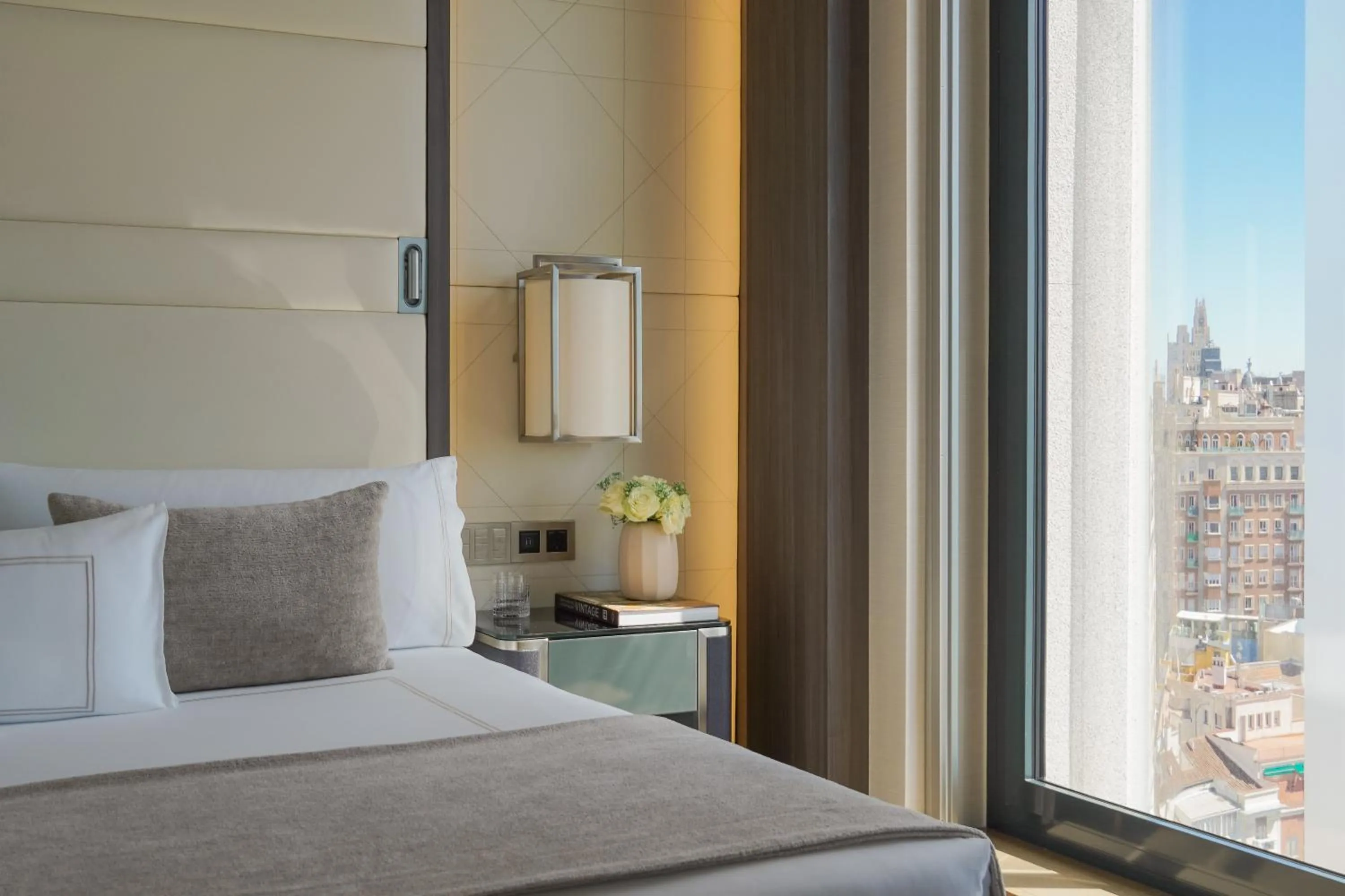 View (from property/room), Bed in VP Plaza España Design