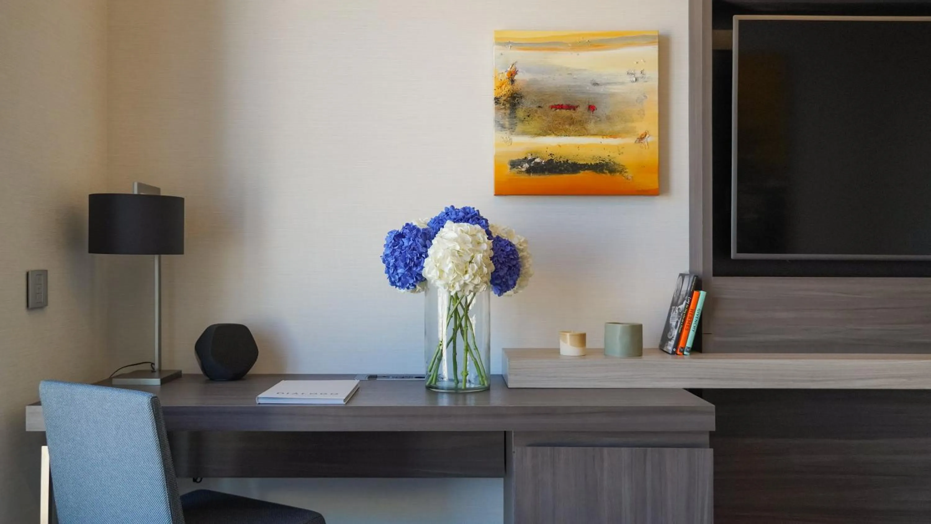 Photo of the whole room in VP Plaza España Design