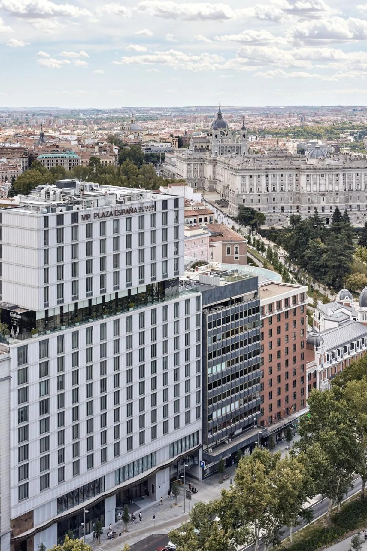 Facade/entrance in VP Plaza España Design