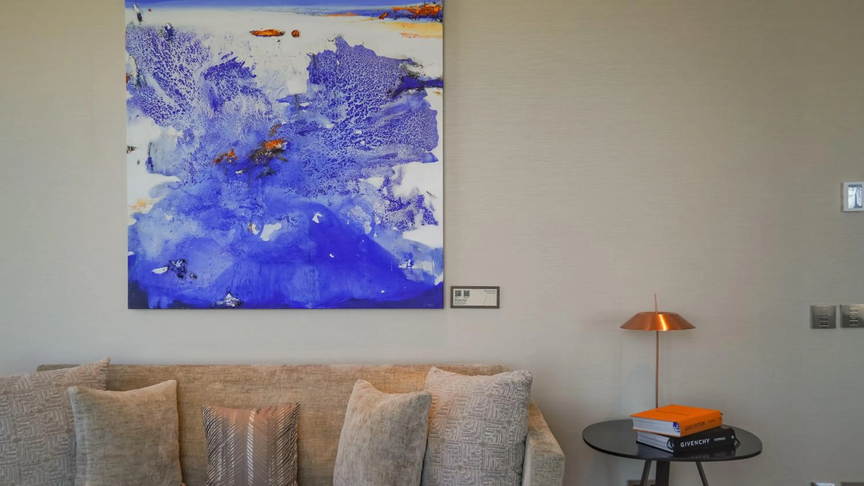 Photo of the whole room in VP Plaza España Design