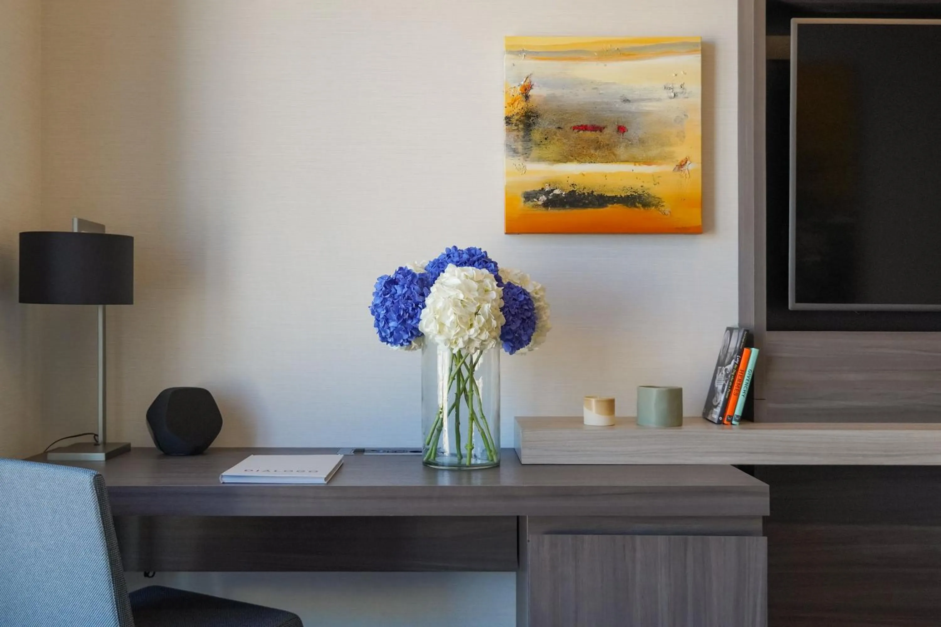 Photo of the whole room in VP Plaza España Design