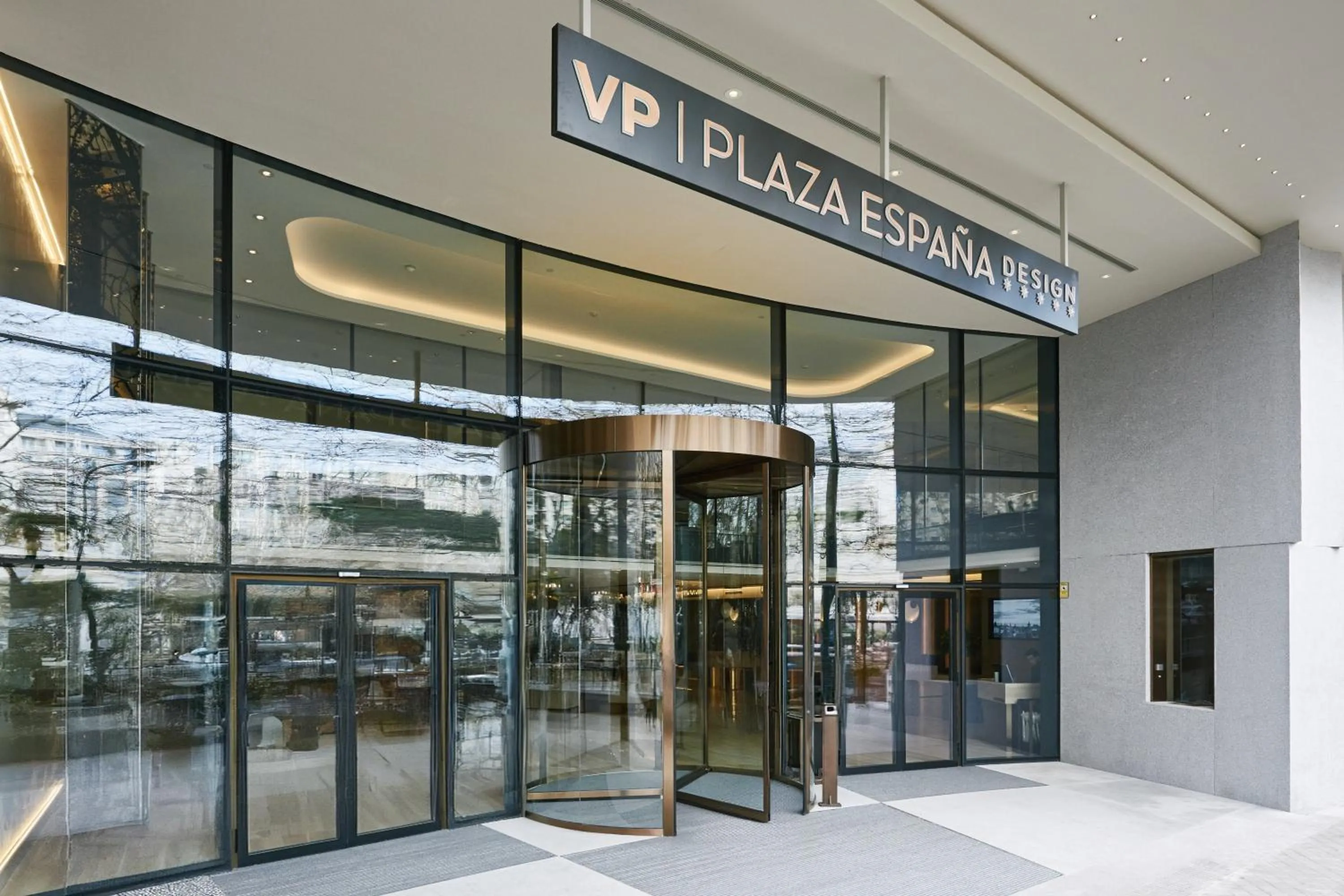 Facade/entrance in VP Plaza España Design