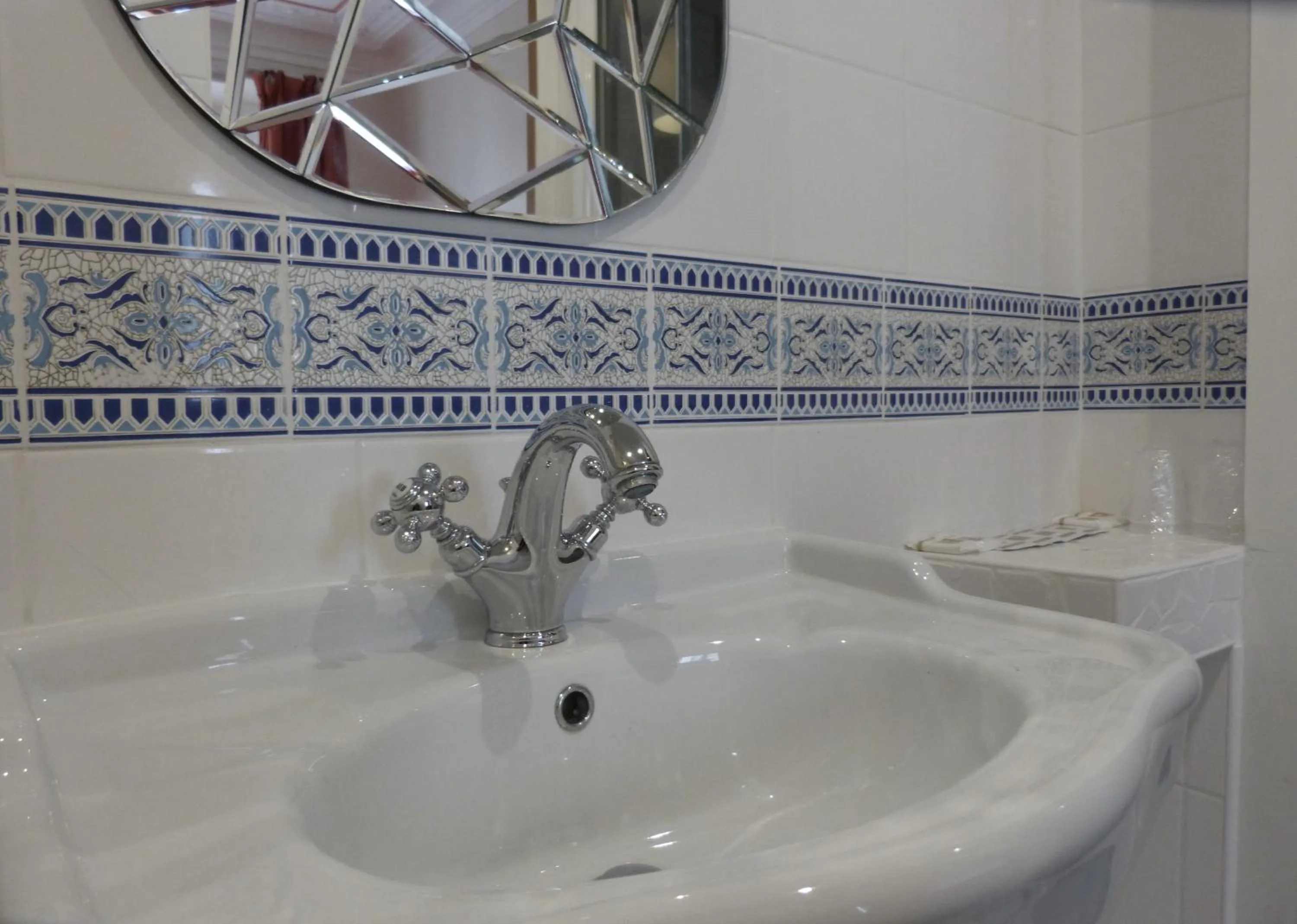 Bathroom in Hôtel Marignan