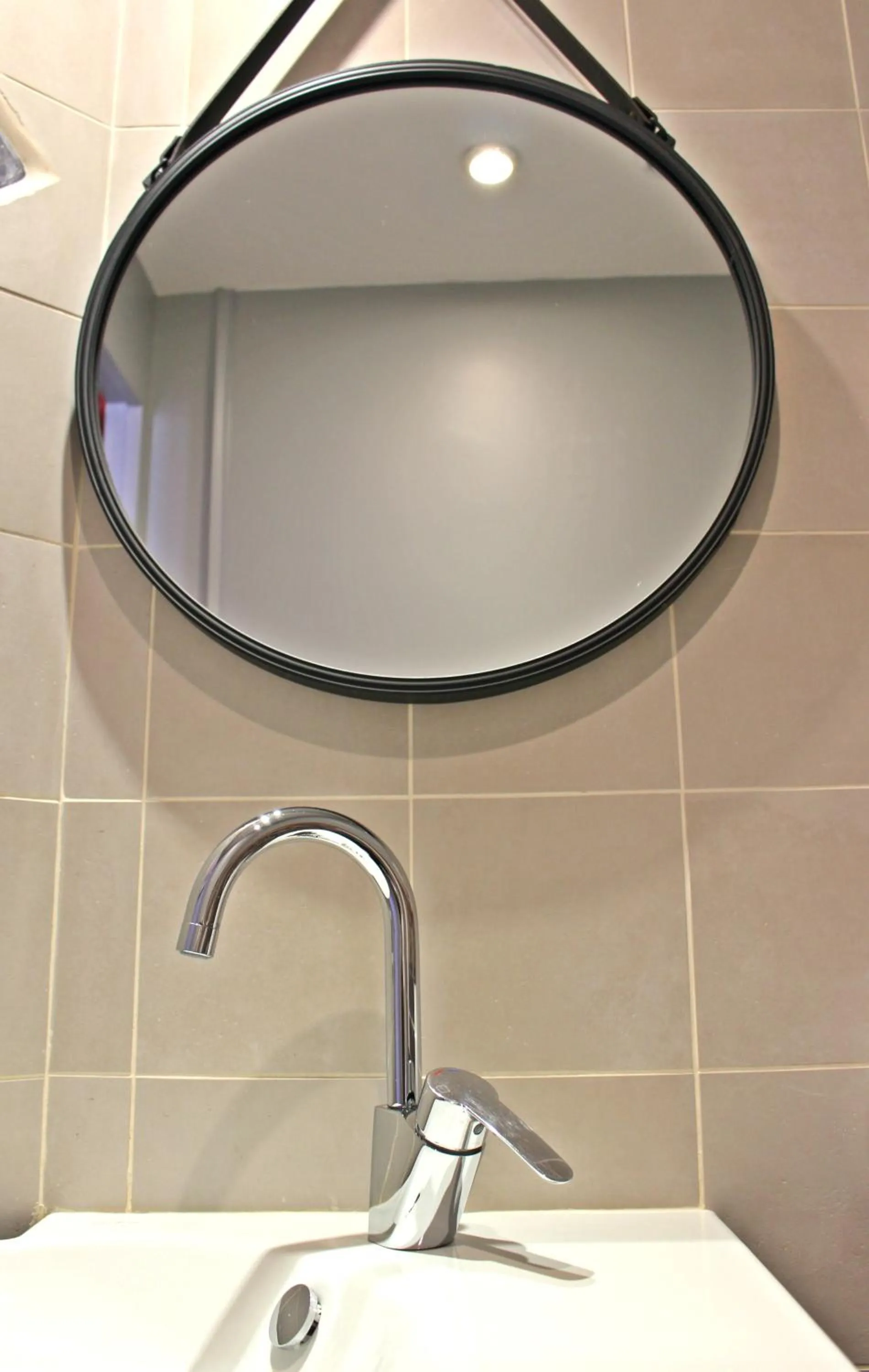 Bathroom in Hôtel Marignan