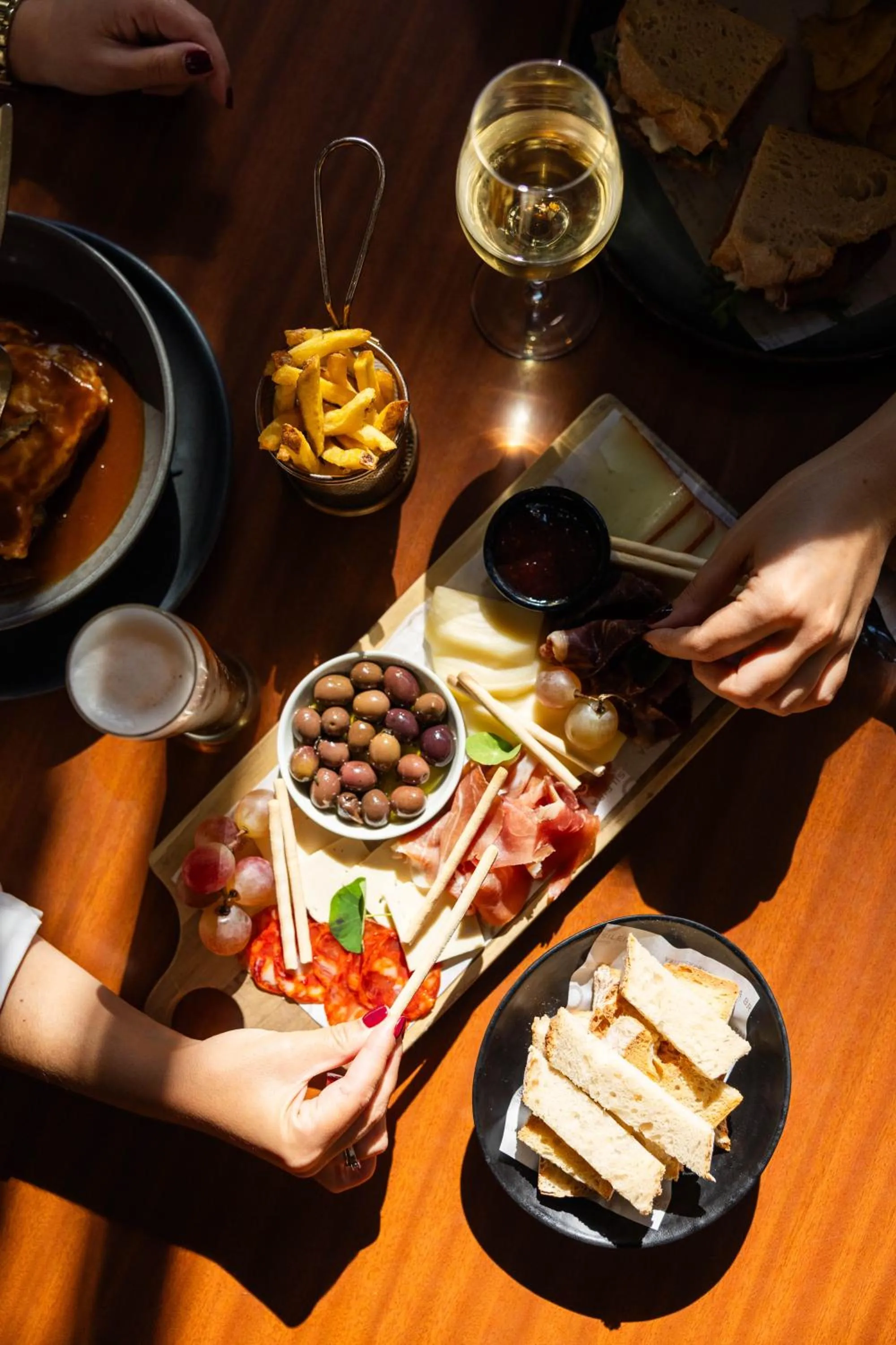 Restaurant/places to eat in Pestana Porto - A Brasileira, City Center & Heritage Building