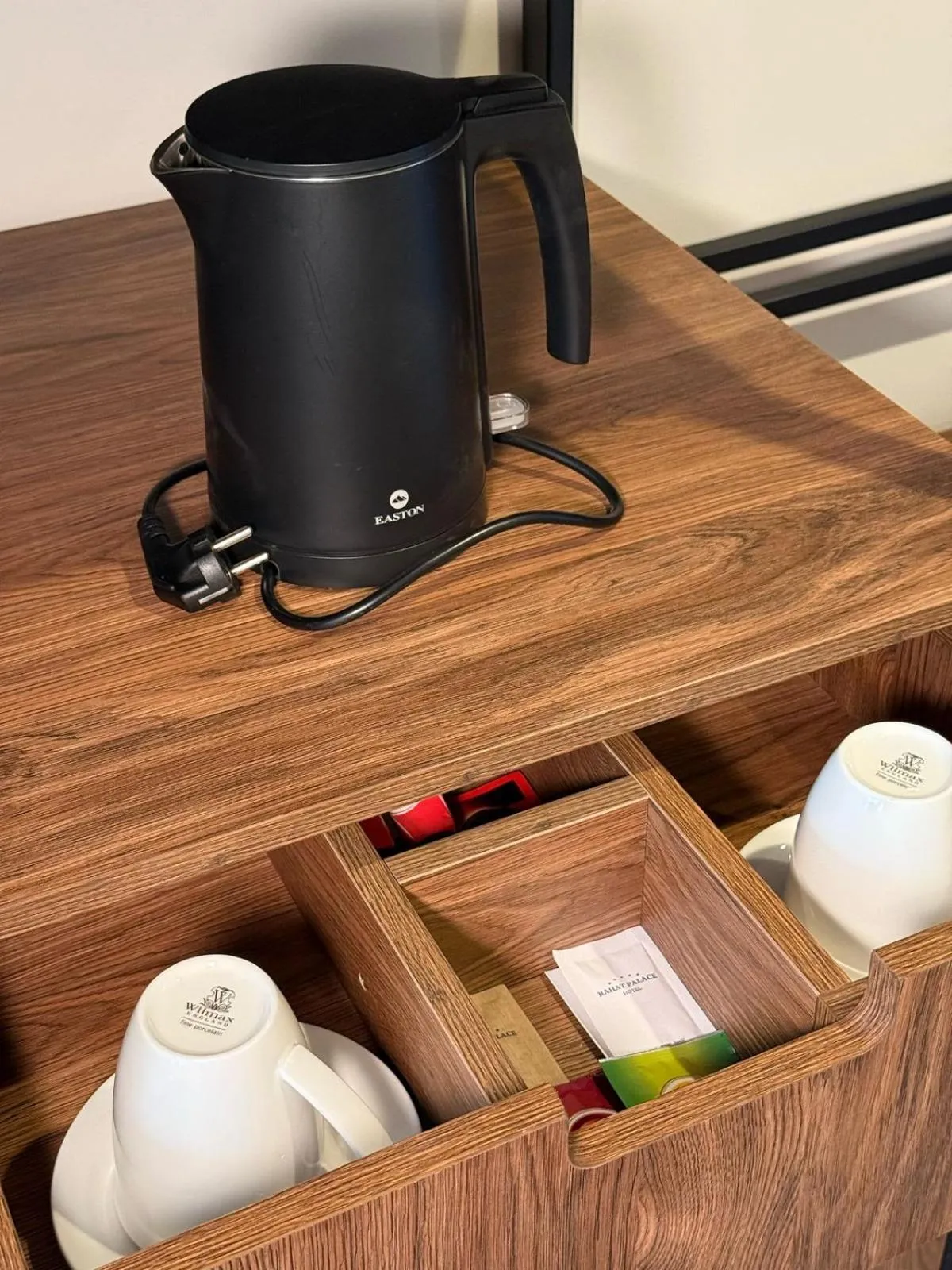 Coffee/tea facilities in Rahat Palace Hotel