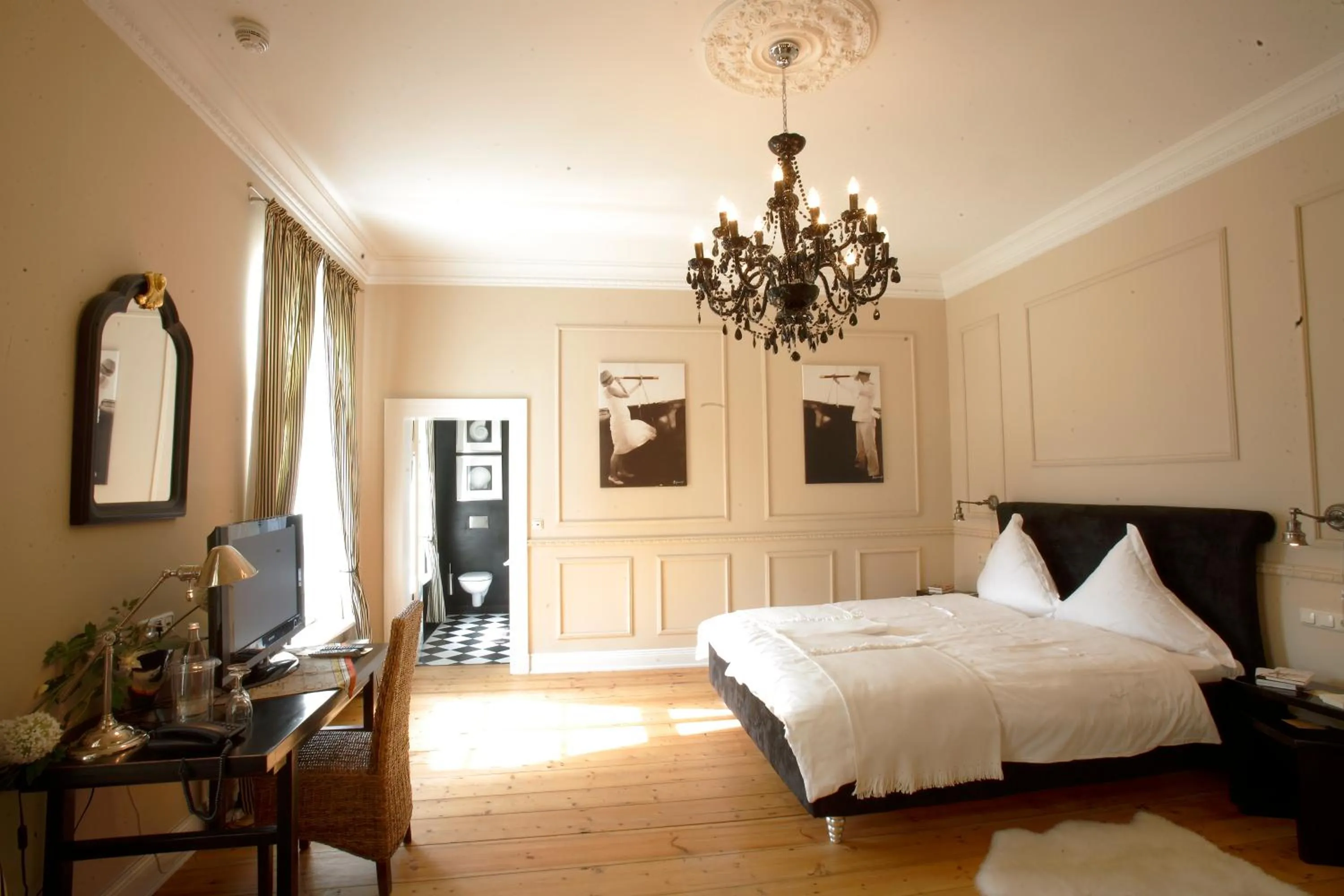 Photo of the whole room, Bed in Hotel Hochzeitshaus