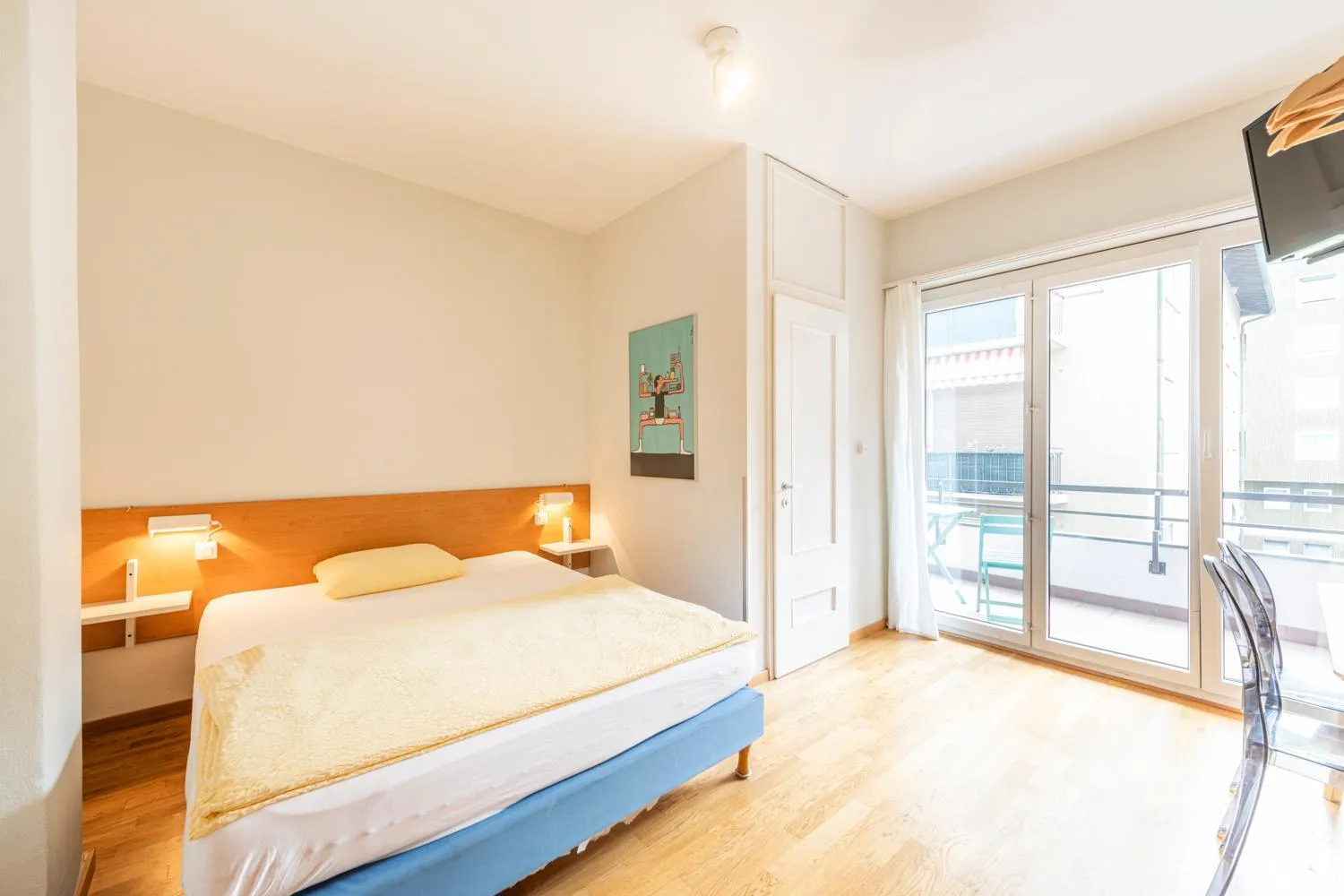 Bed in Hotel Atlantico self check-in