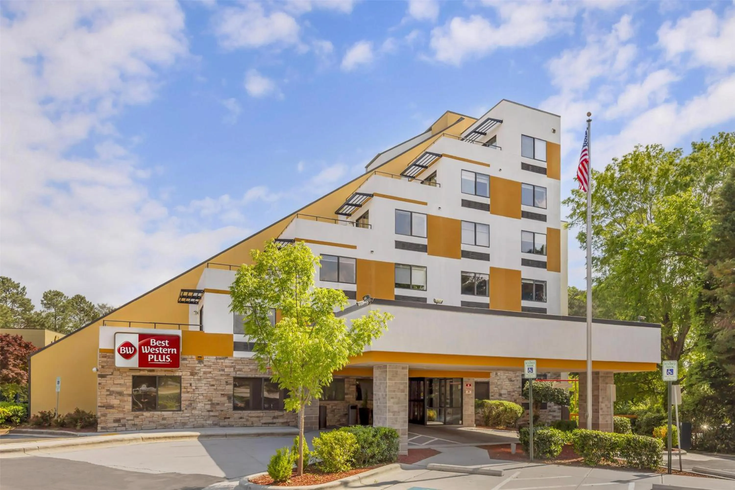 Property building in Best Western Plus Raleigh Crabtree Valley Hotel