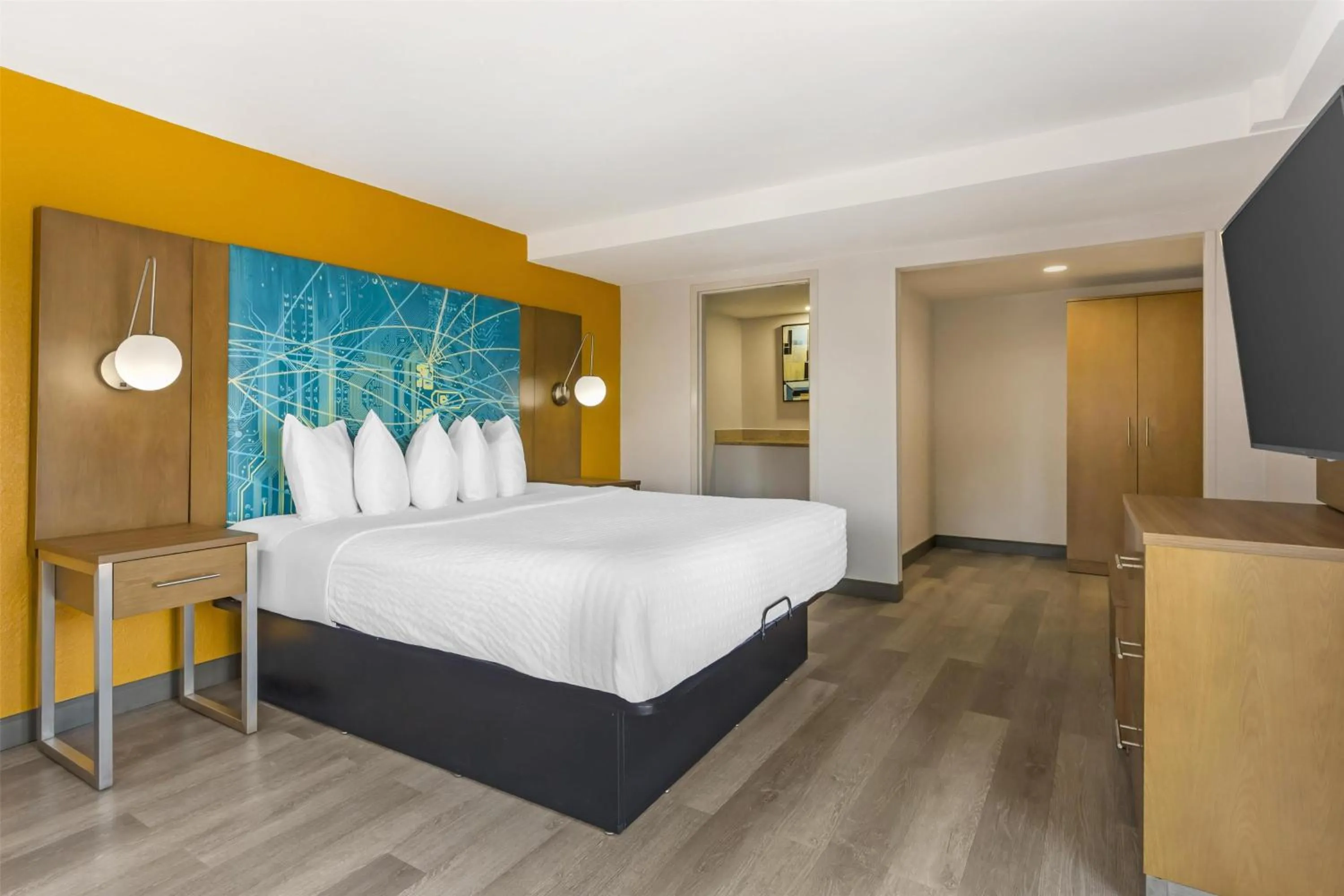 Bedroom, Bed in Best Western Plus Raleigh Crabtree Valley Hotel