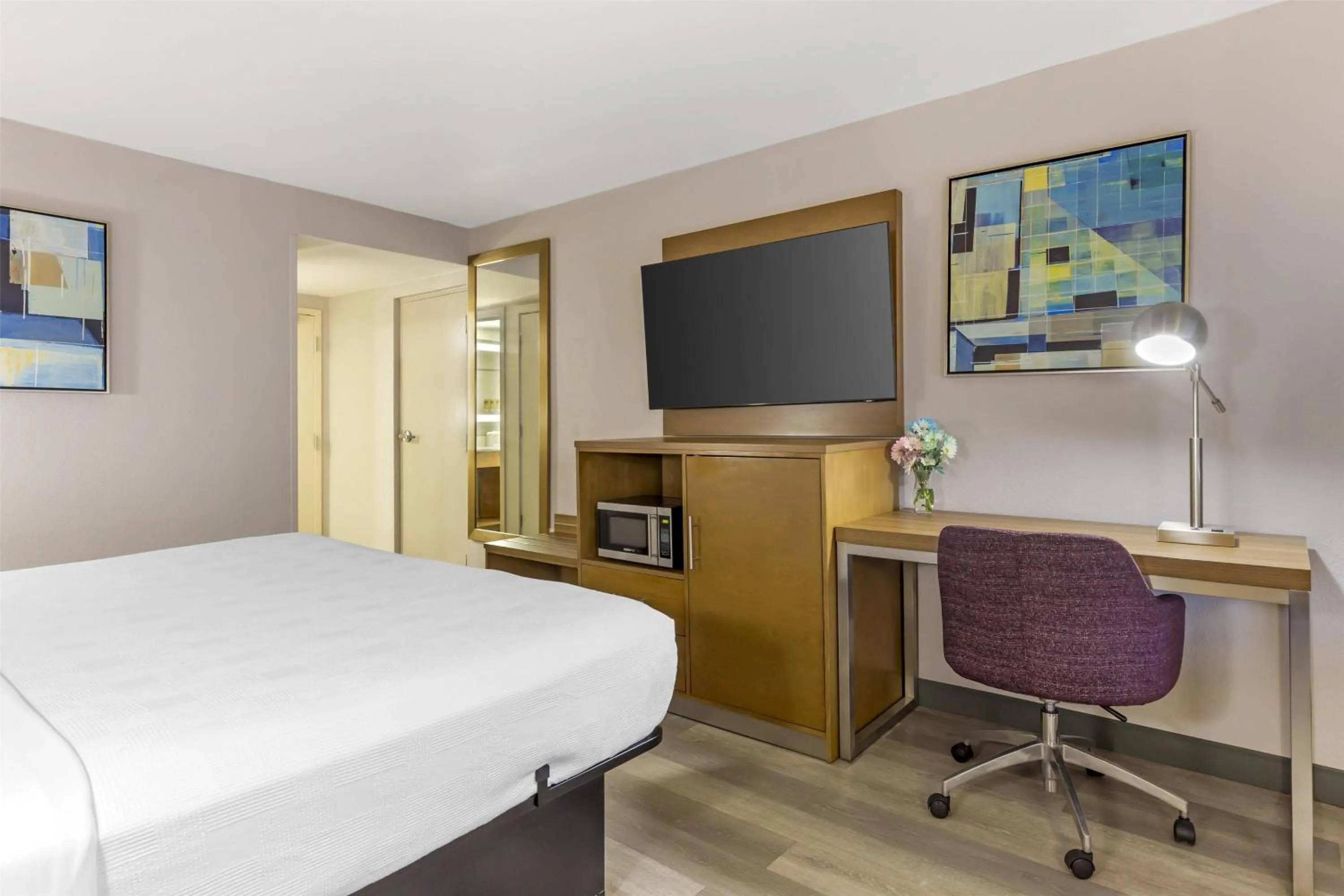 Bedroom, Bed in Best Western Plus Raleigh Crabtree Valley Hotel