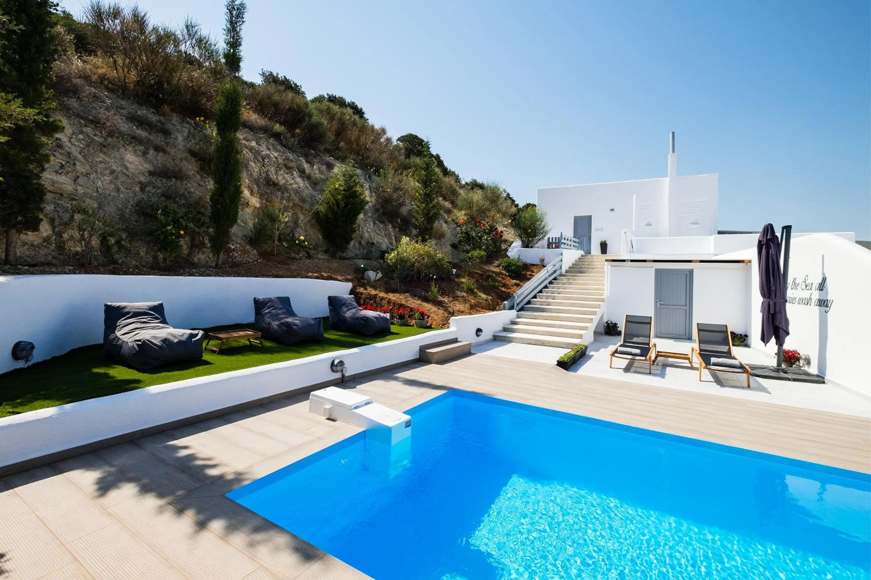 Swimming pool in Paros Villas Nereids
