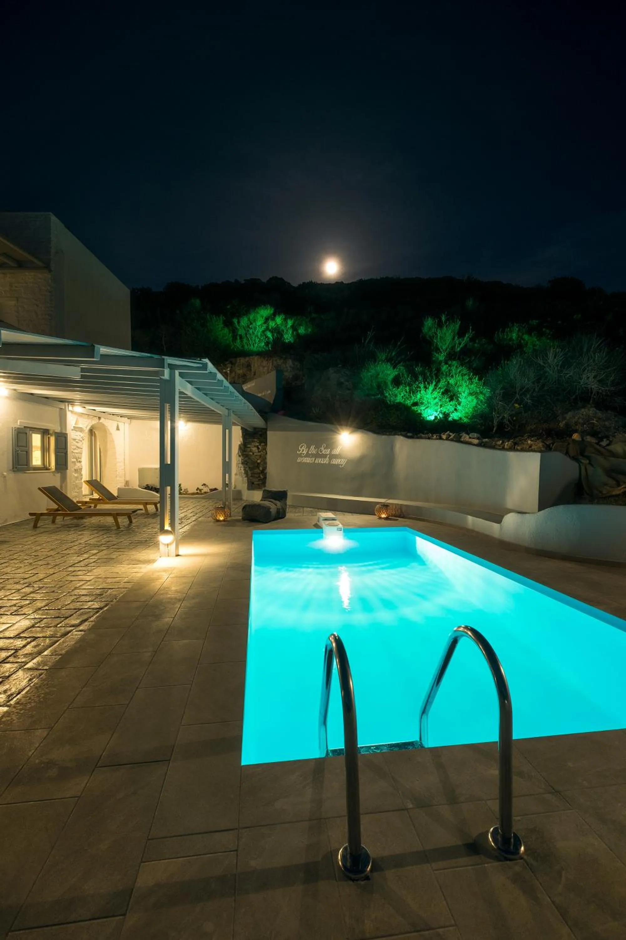 Swimming pool in Paros Villas Nereids