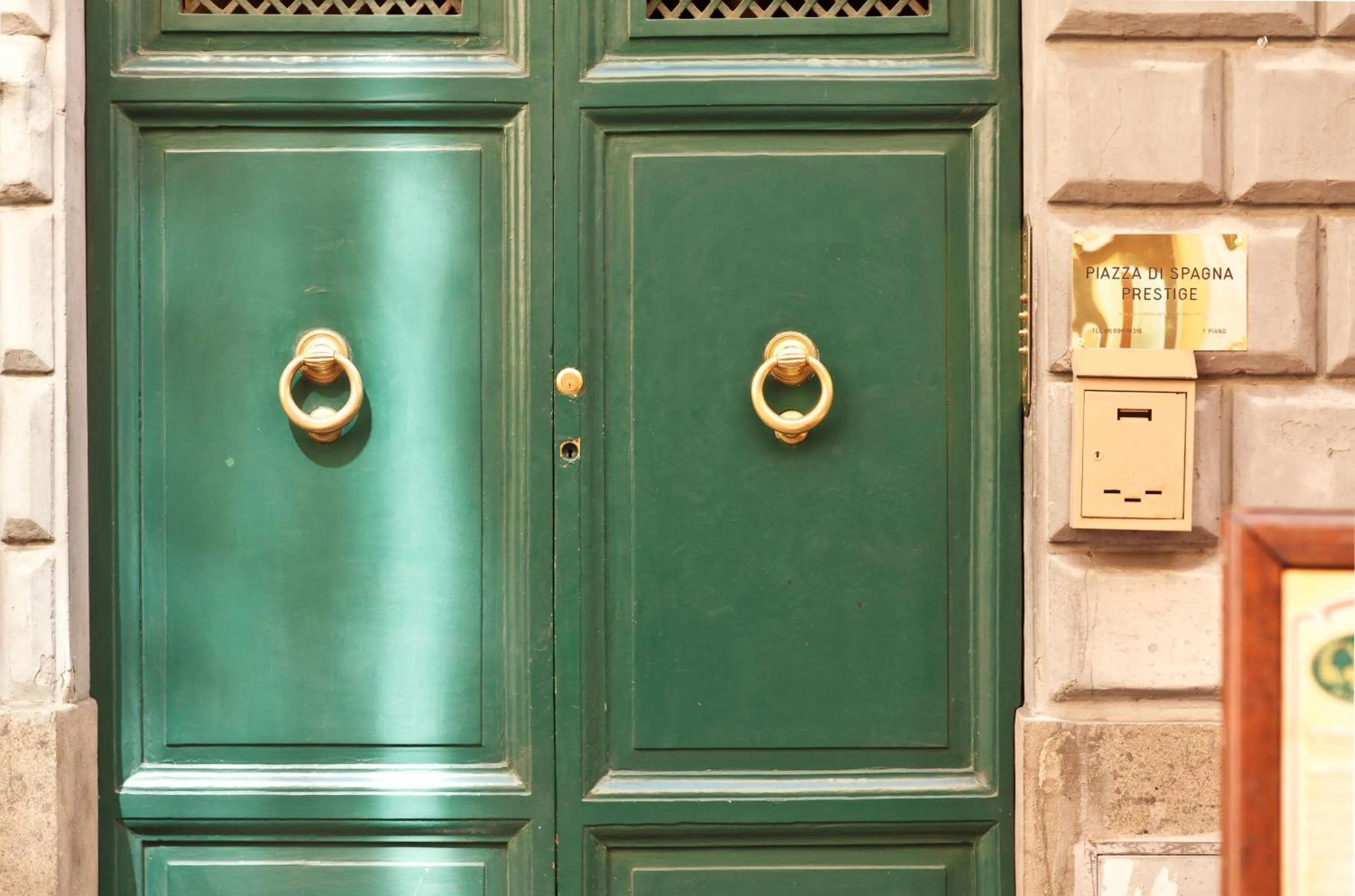 Facade/entrance in Piazza Di Spagna Prestige