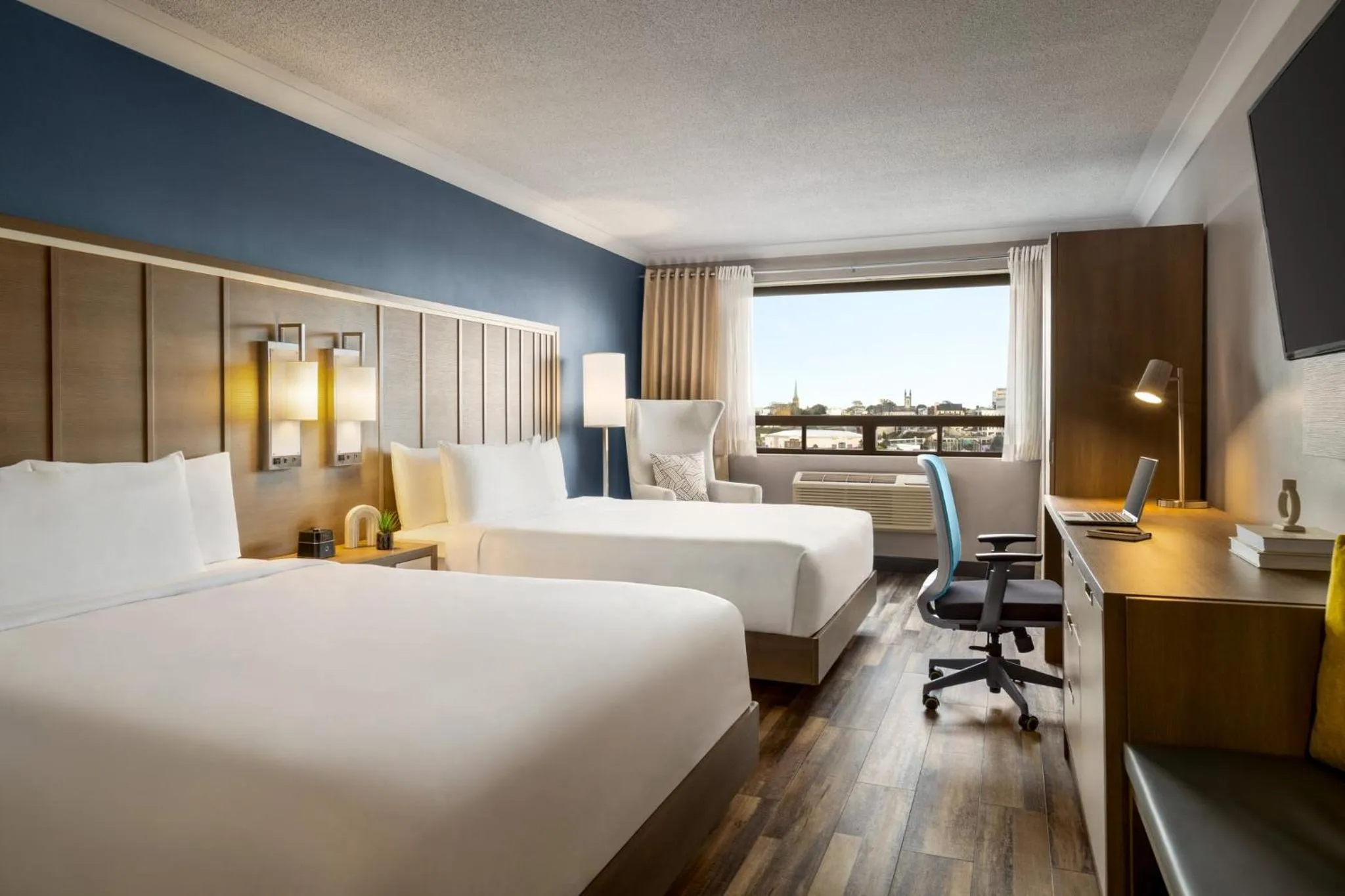 Photo of the whole room, Bed in Crowne Plaza Saint John Harbour View by IHG